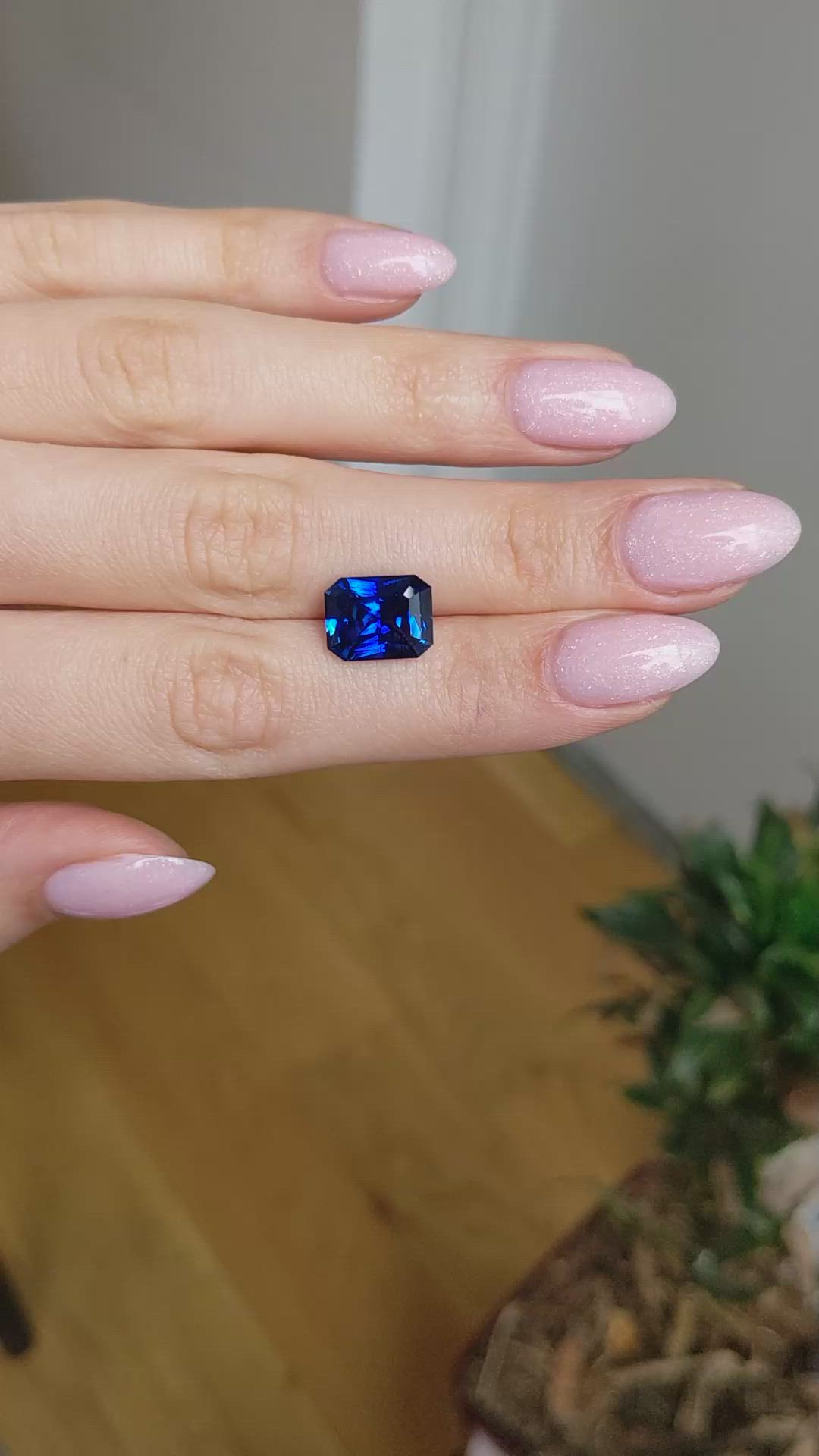 6.63 Ct. Blue Sapphire from Ceylon (Sri Lanka) Size Video