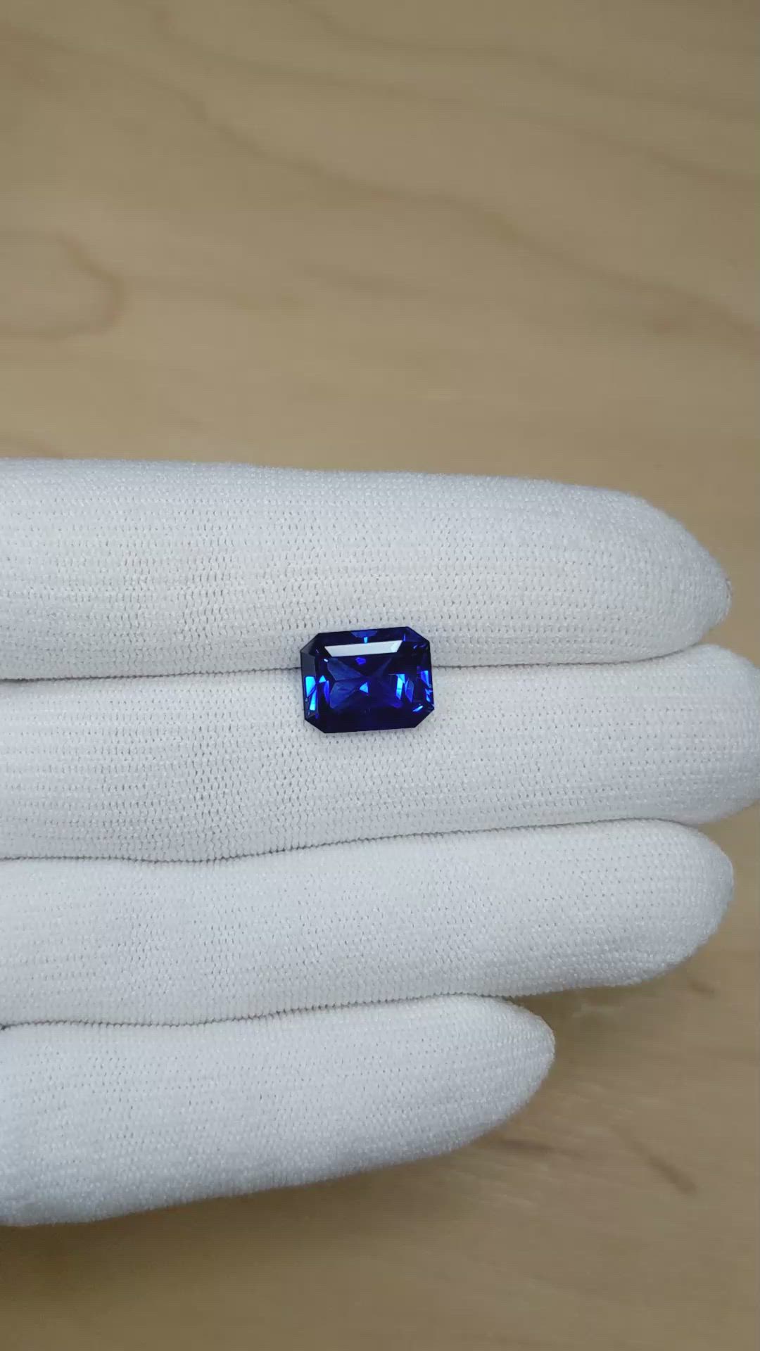 6.63 Ct. Blue Sapphire from Ceylon (Sri Lanka) Size Video