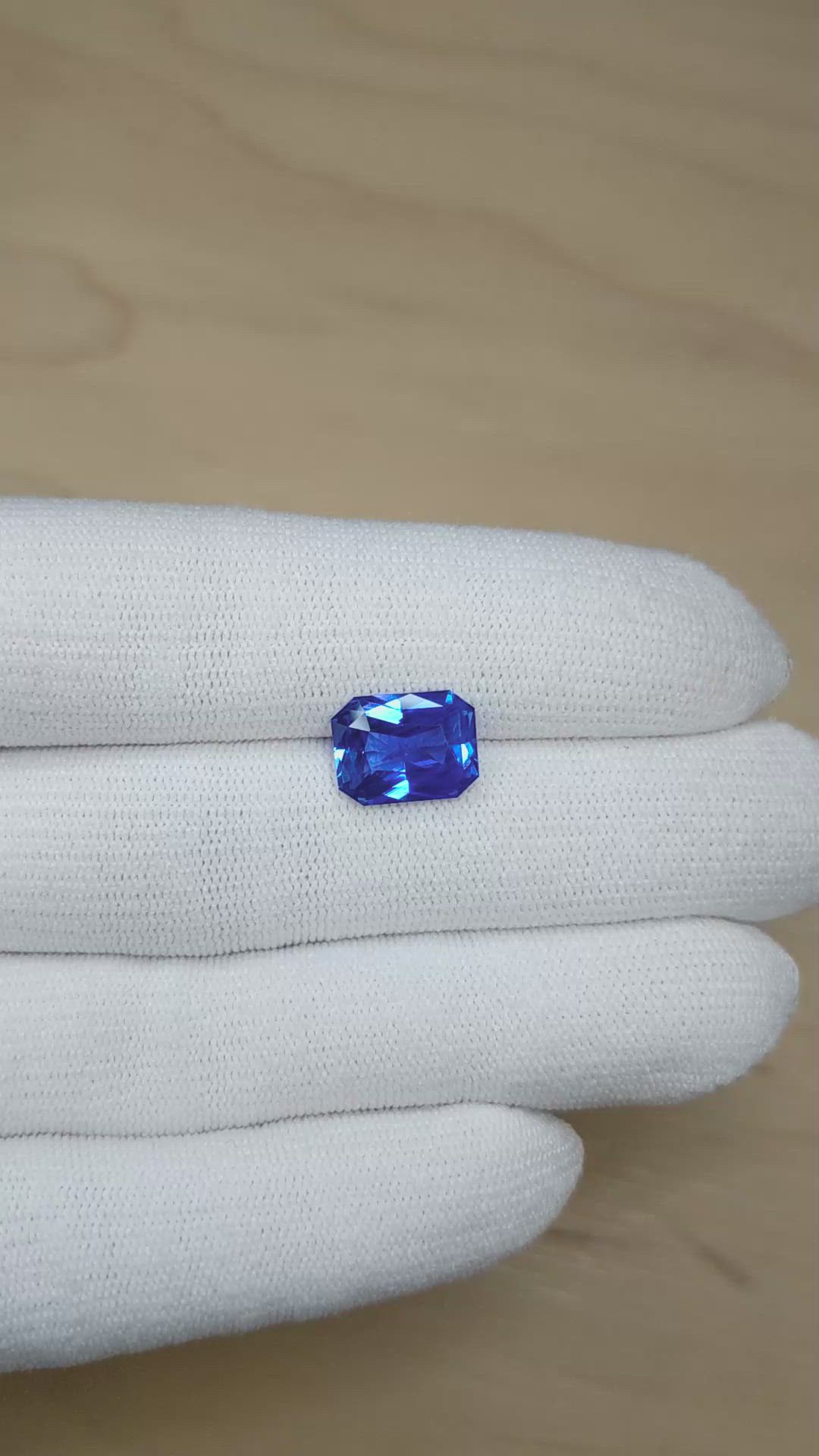 4.97 Ct. Blue Sapphire from Ceylon (Sri Lanka) Size Video