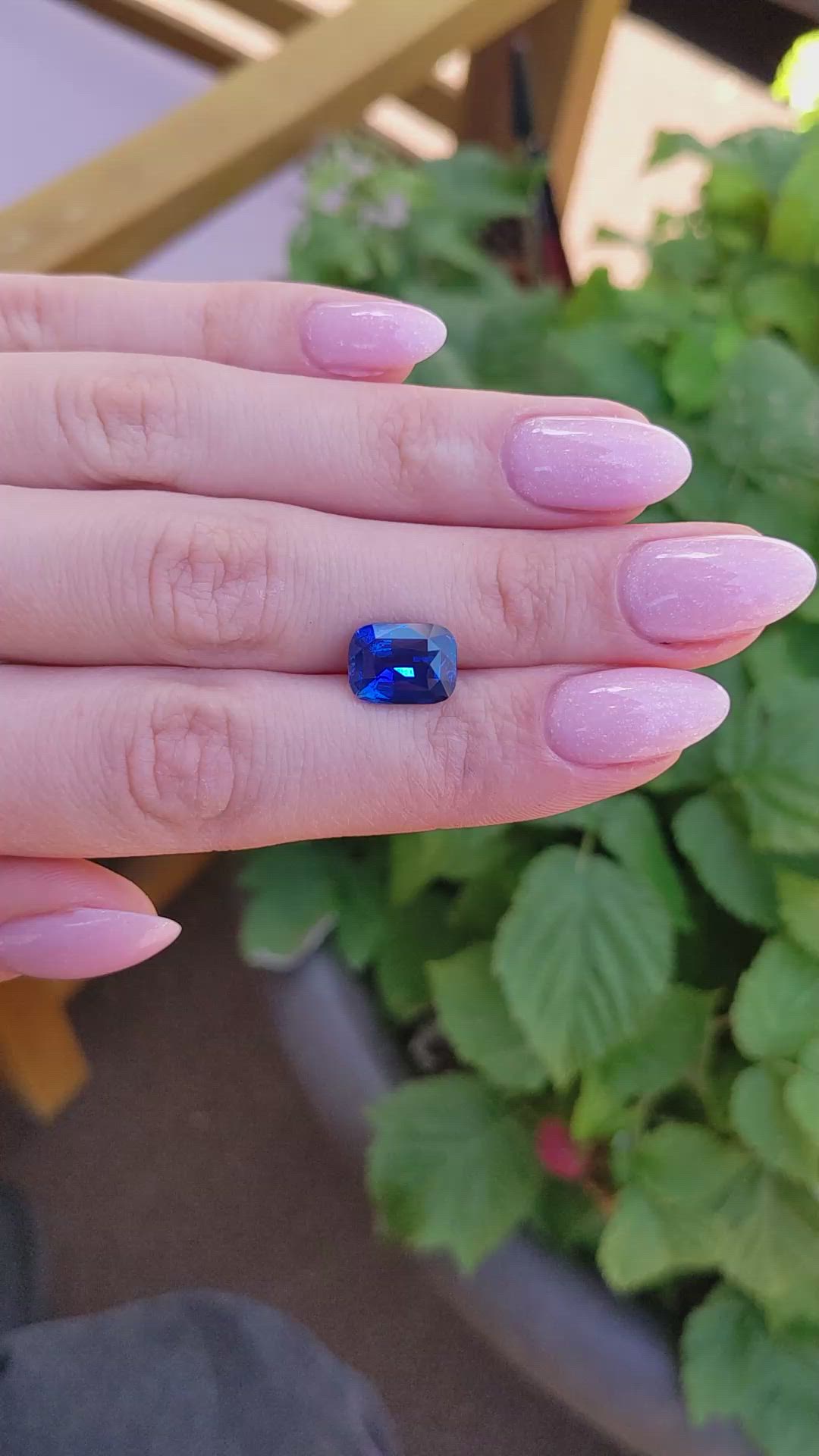 5.52 Ct. Blue Sapphire from Ceylon (Sri Lanka) Size Video
