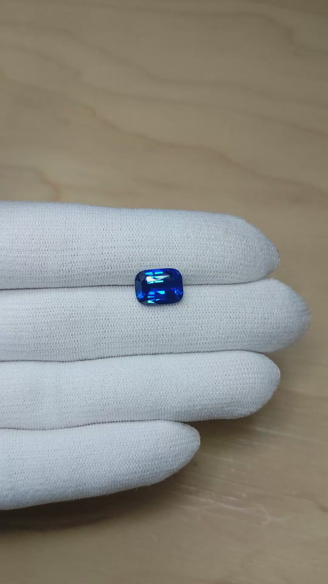 5.52 Ct. Blue Sapphire from Ceylon (Sri Lanka) Size Video