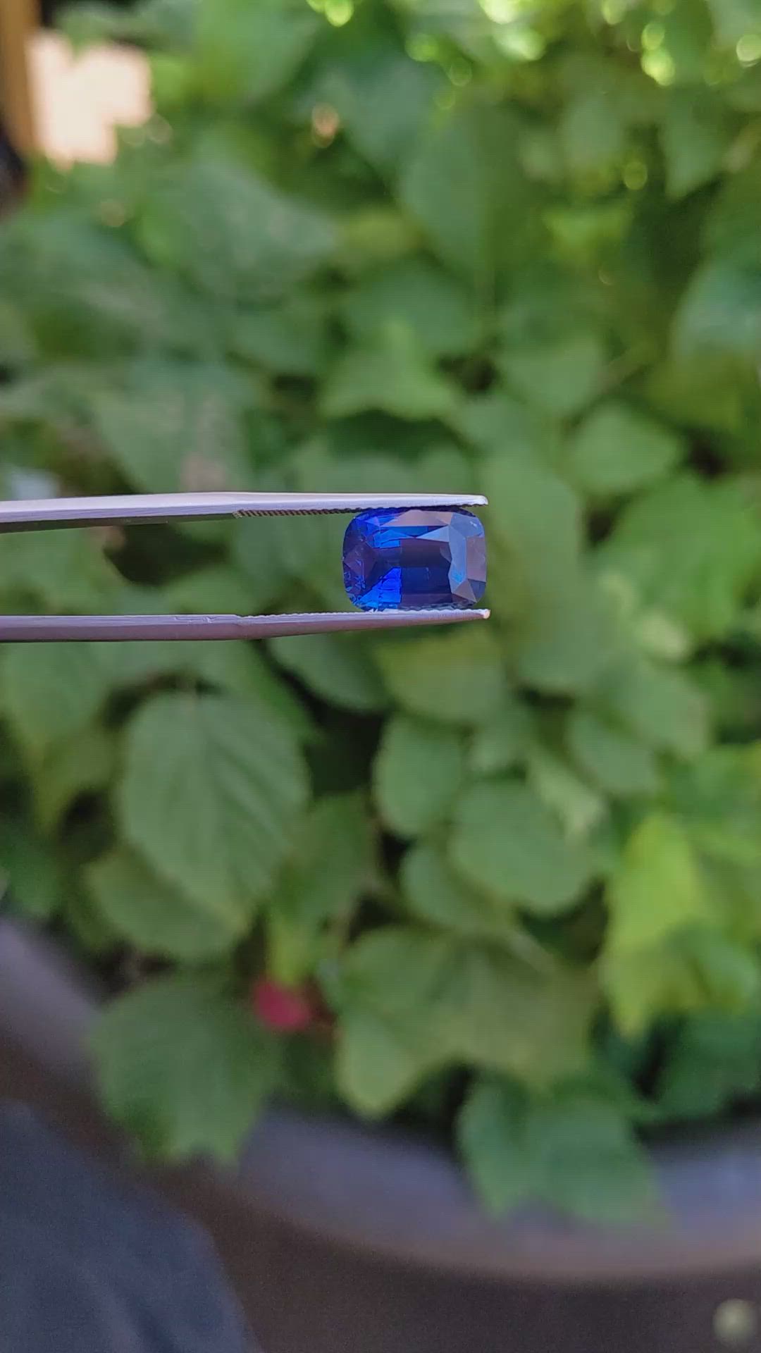 5.52 Ct. Blue Sapphire from Ceylon (Sri Lanka) Size Video