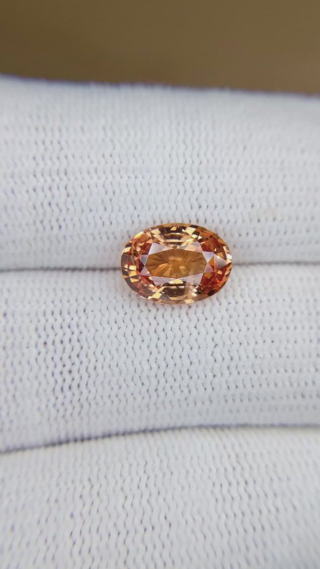 3.16 Ct. Padparadscha Sapphire from Ceylon (Sri Lanka) Size Video