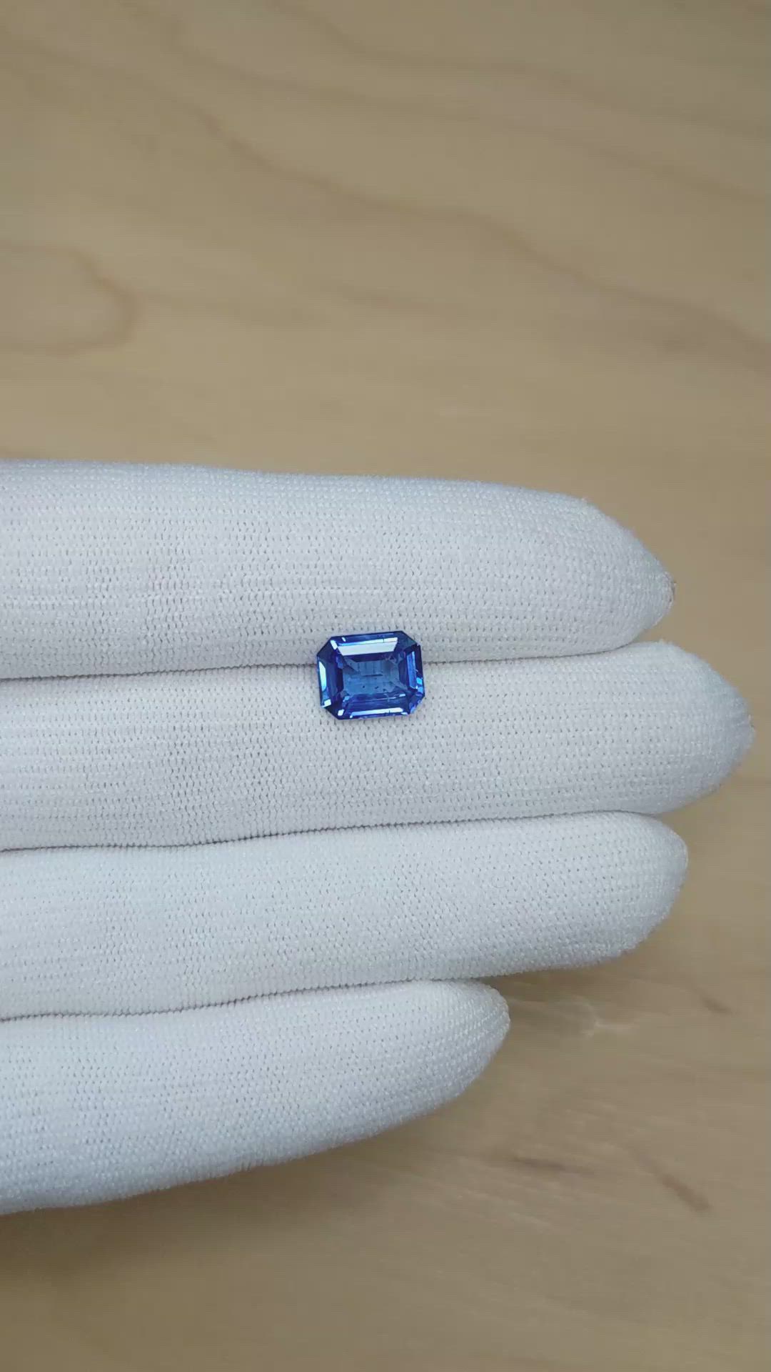 4.07 Ct. Blue Sapphire from Ceylon (Sri Lanka) Size Video