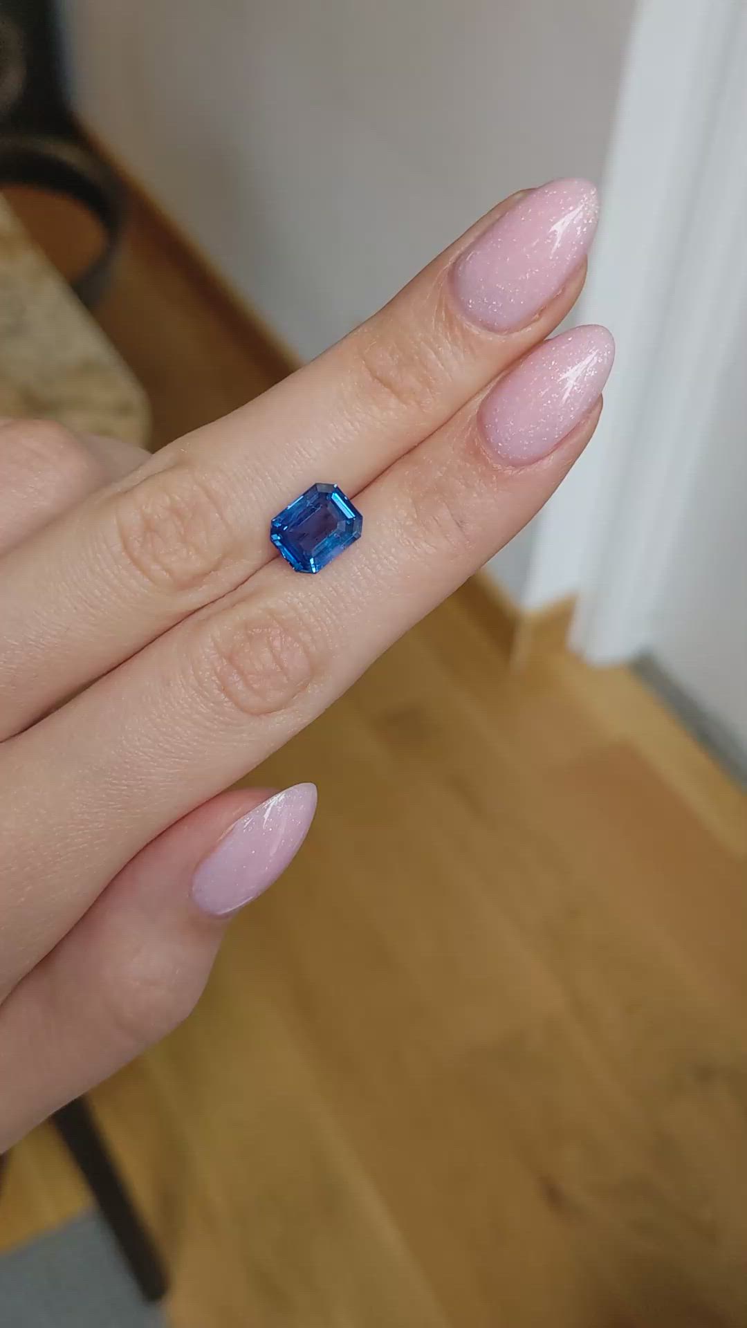 4.07 Ct. Blue Sapphire from Ceylon (Sri Lanka) Size Video