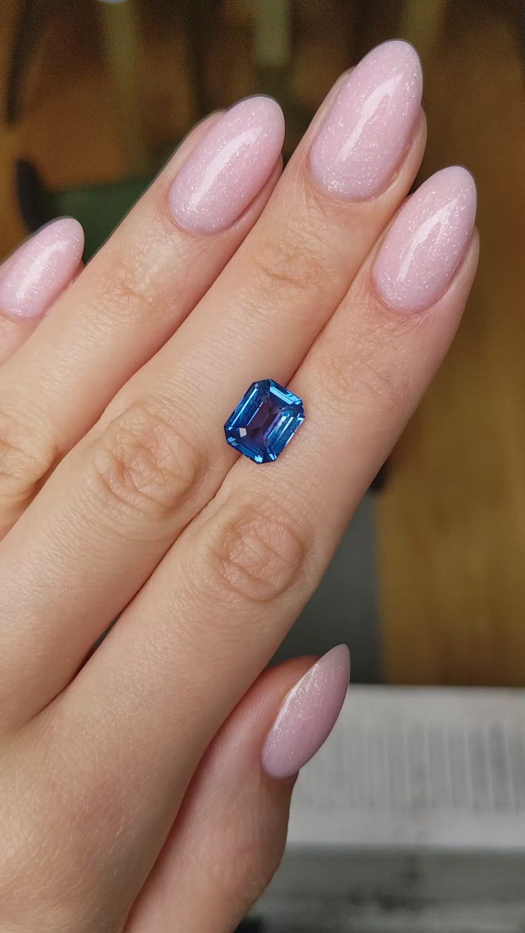 4.07 Ct. Blue Sapphire from Ceylon (Sri Lanka) Size Video