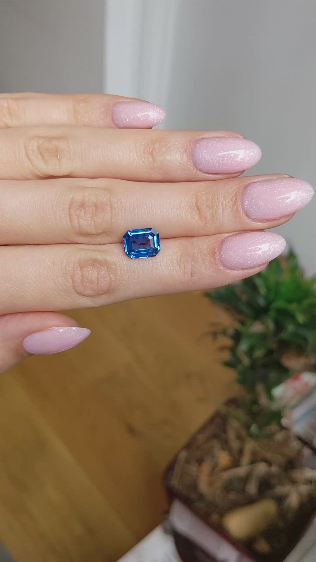 4.07 Ct. Blue Sapphire from Ceylon (Sri Lanka) Size Video