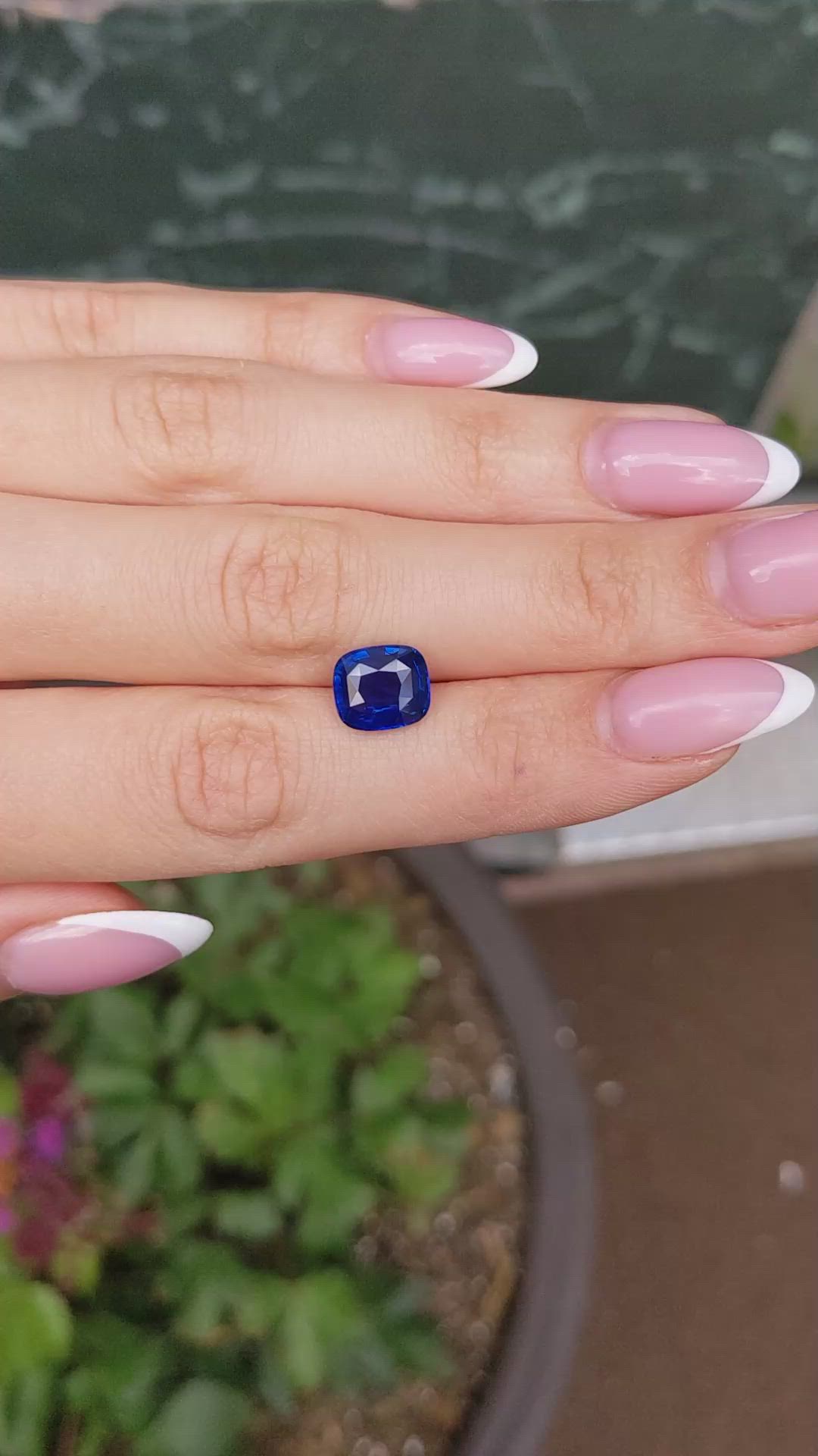 4.01 Ct. Blue Sapphire from Ceylon (Sri Lanka) Size Video