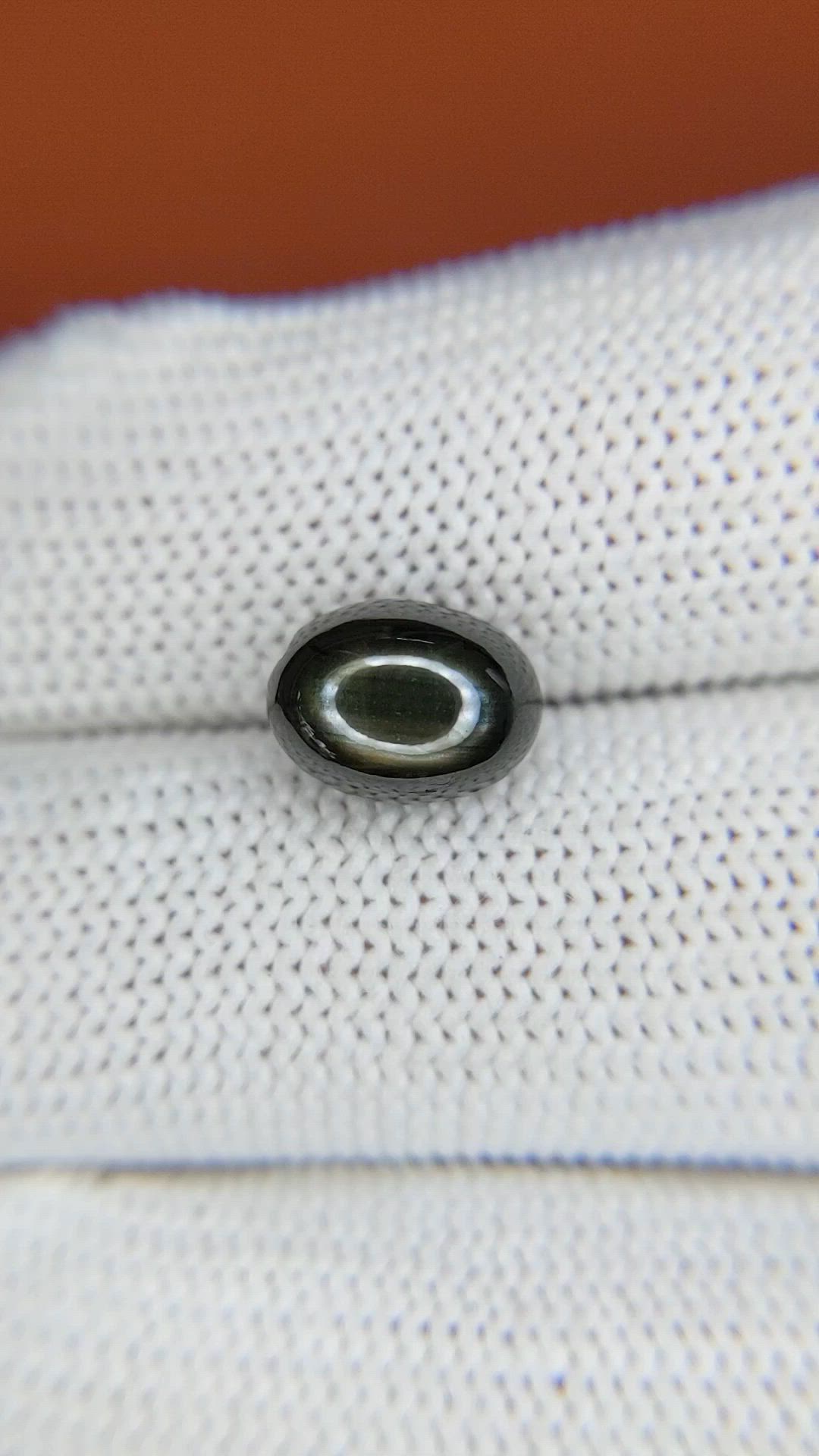 4.95 Ct. Black Star Sapphire from Ceylon (Sri Lanka) Size Video
