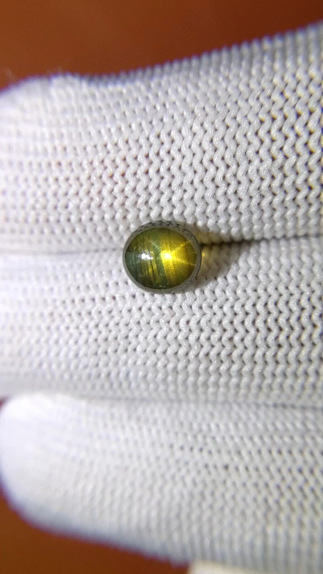 2.11 Ct. Greenish Brown Star Sapphire from Ceylon (Sri Lanka) Size Video