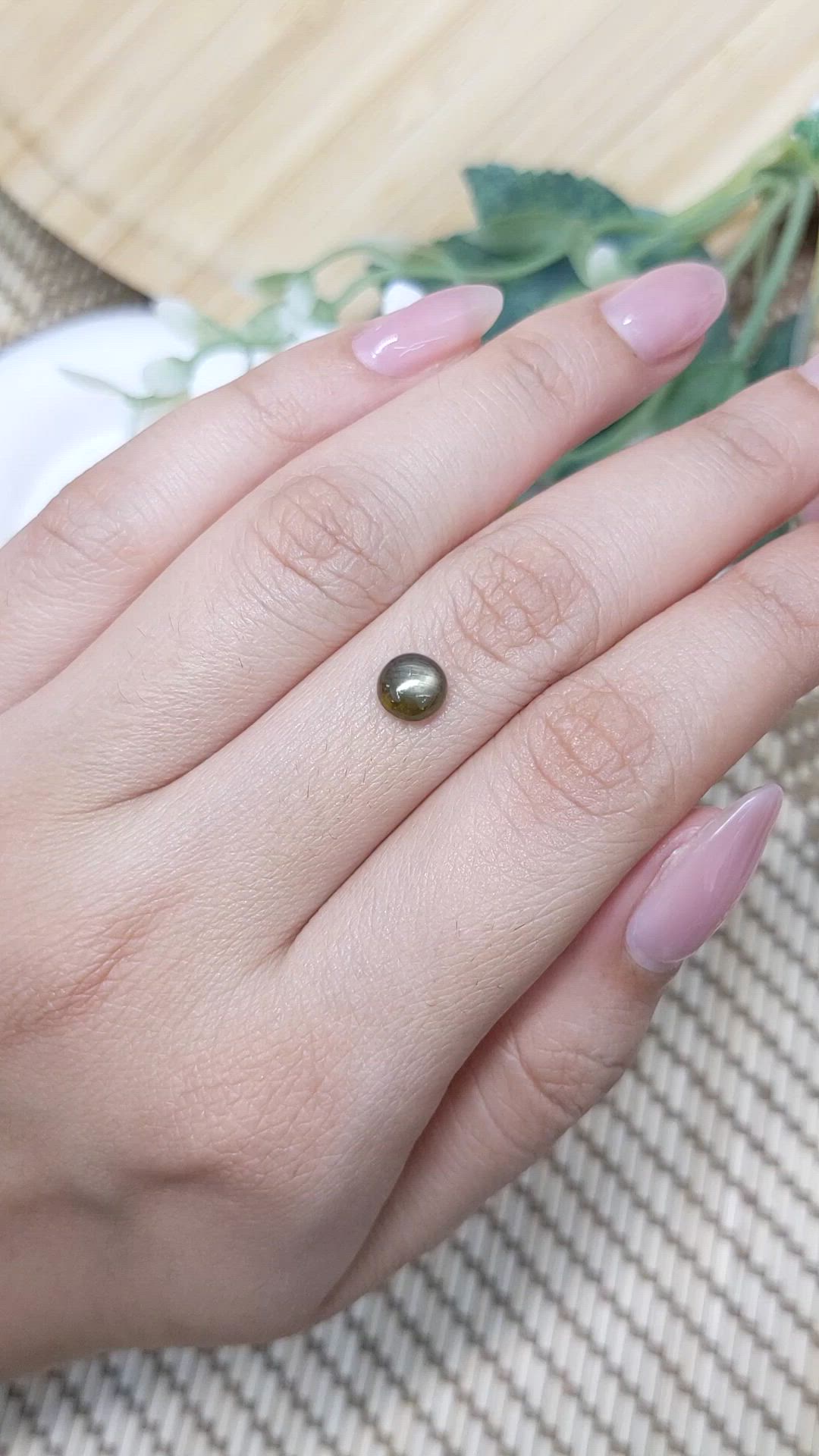 1.33 Ct. Brownish Green Star Sapphire from Ceylon (Sri Lanka) Size Video