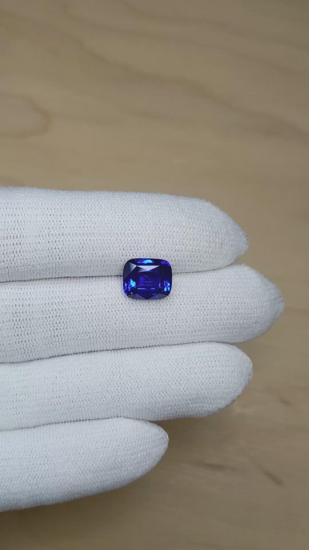 4.58 Ct. Blue Sapphire from Ceylon (Sri Lanka) Size Video