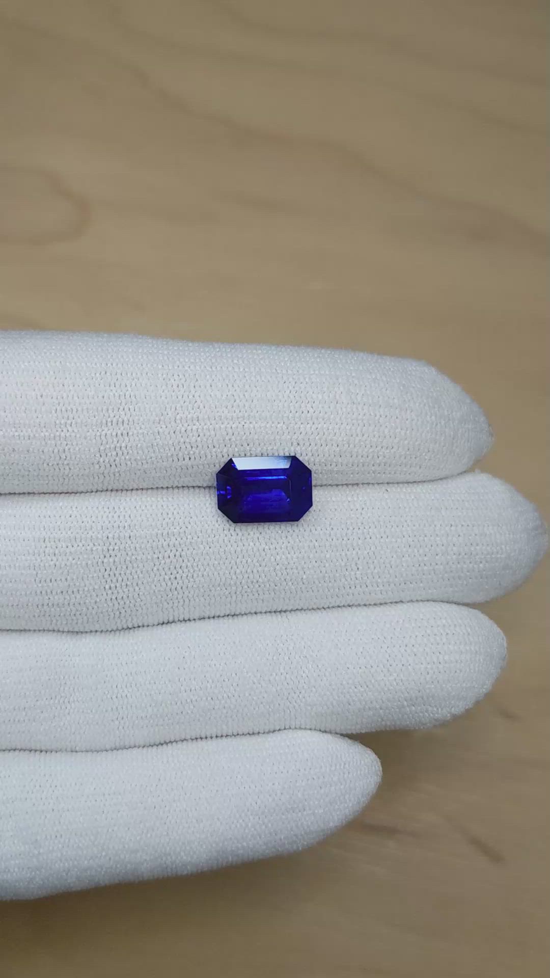 5.65 Ct. Blue Sapphire from Ceylon (Sri Lanka) Size Video