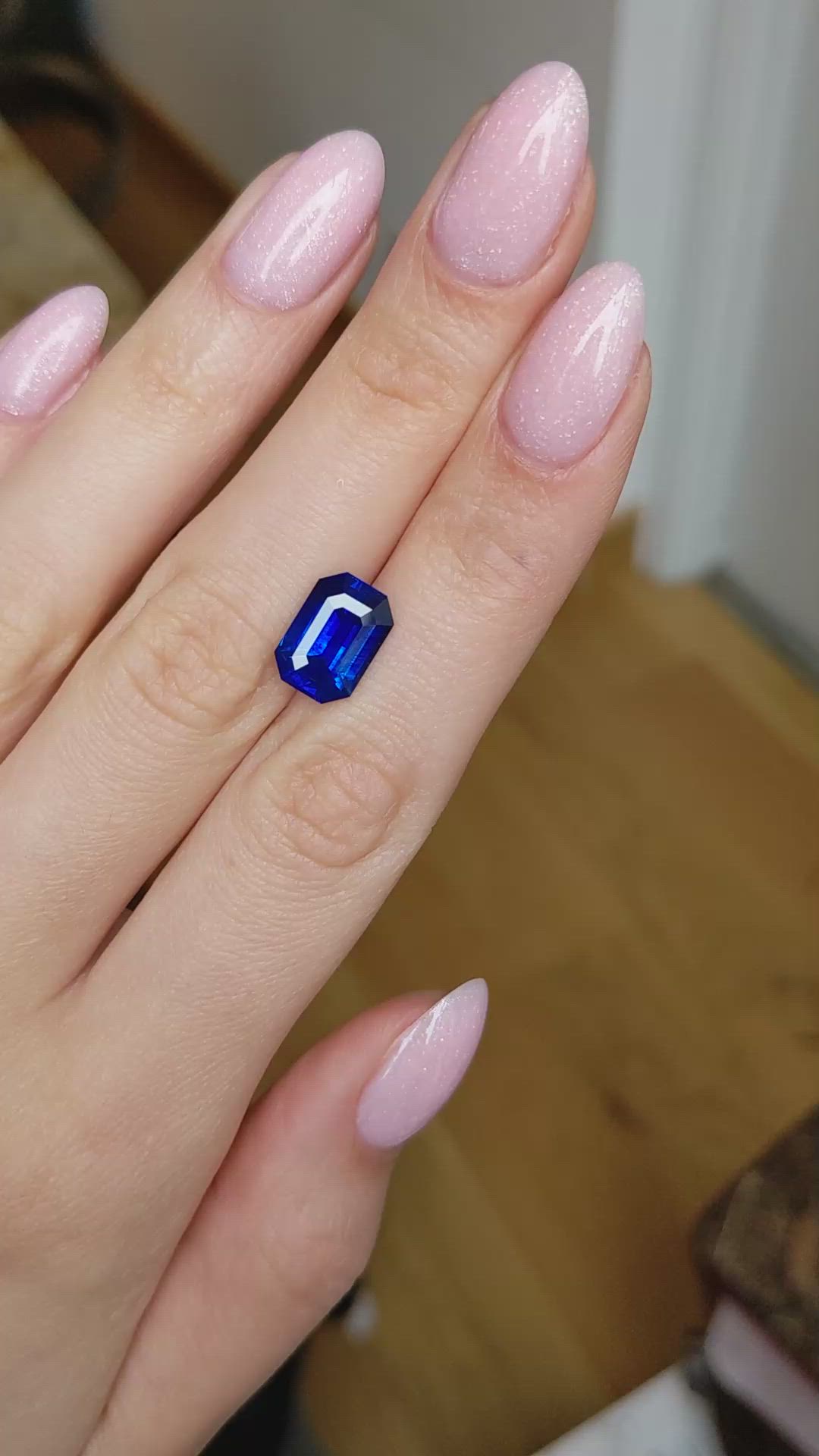 5.65 Ct. Blue Sapphire from Ceylon (Sri Lanka) Size Video
