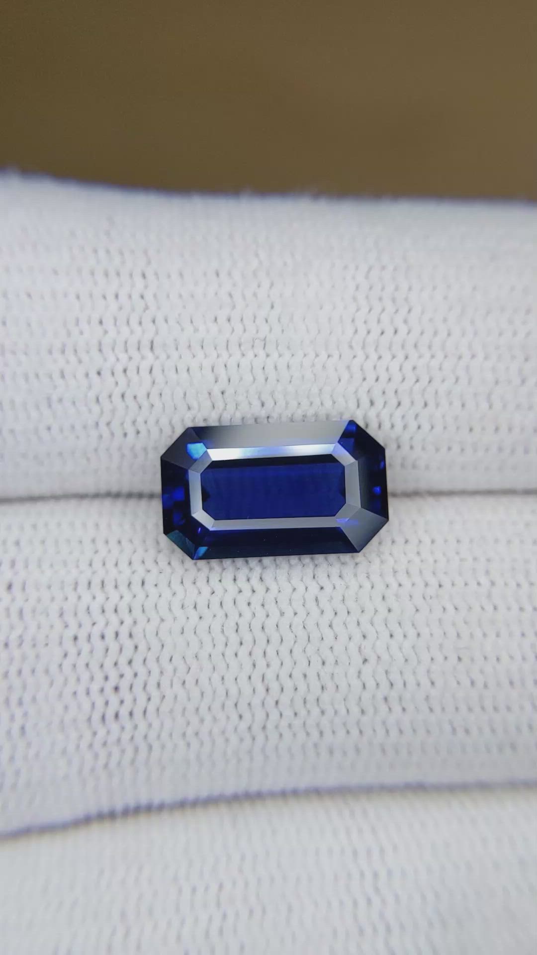 4.34 Ct. Blue Sapphire from Ceylon (Sri Lanka) Size Video