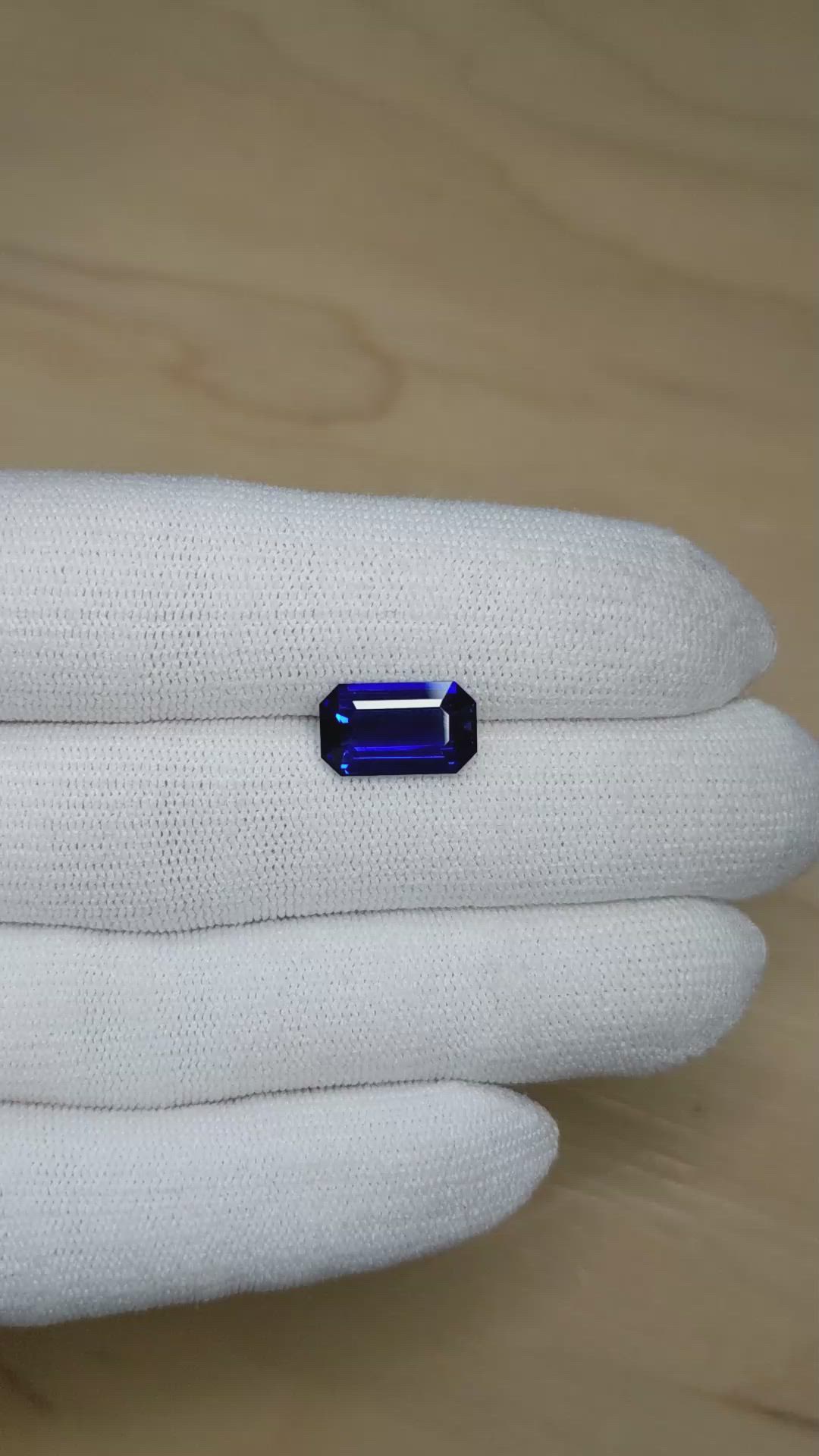 4.34 Ct. Blue Sapphire from Ceylon (Sri Lanka) Size Video