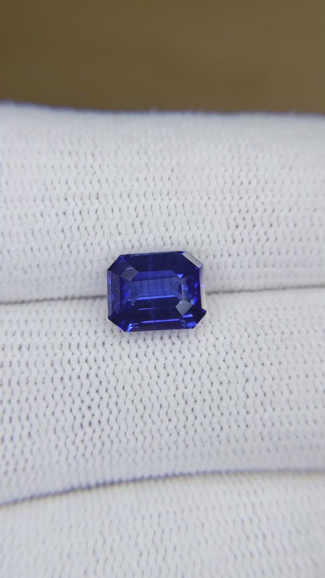 3.54 Ct. Blue Sapphire from Ceylon (Sri Lanka) Size Video