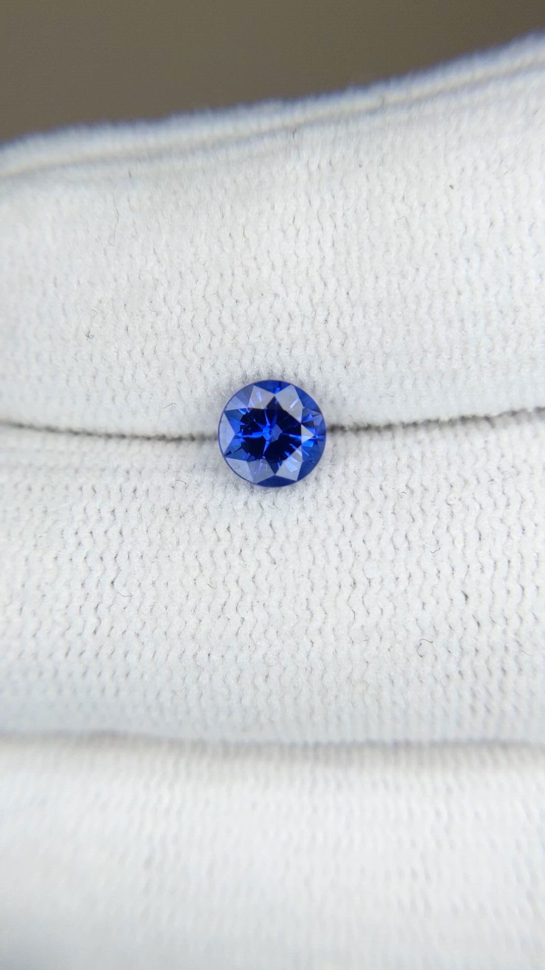 0.93 Ct. Blue Sapphire from Ceylon (Sri Lanka) Size Video
