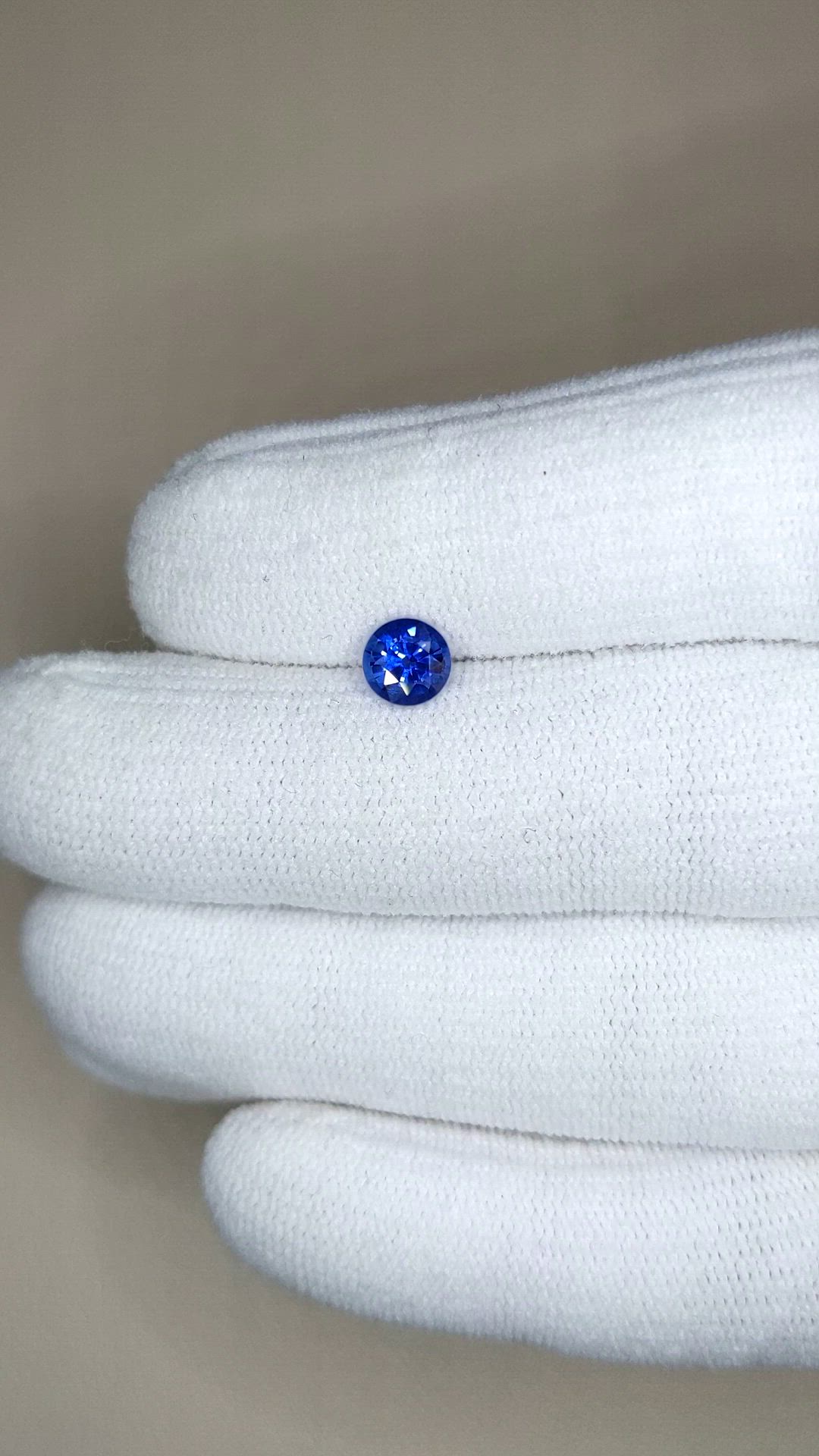 0.93 Ct. Blue Sapphire from Ceylon (Sri Lanka) Size Video