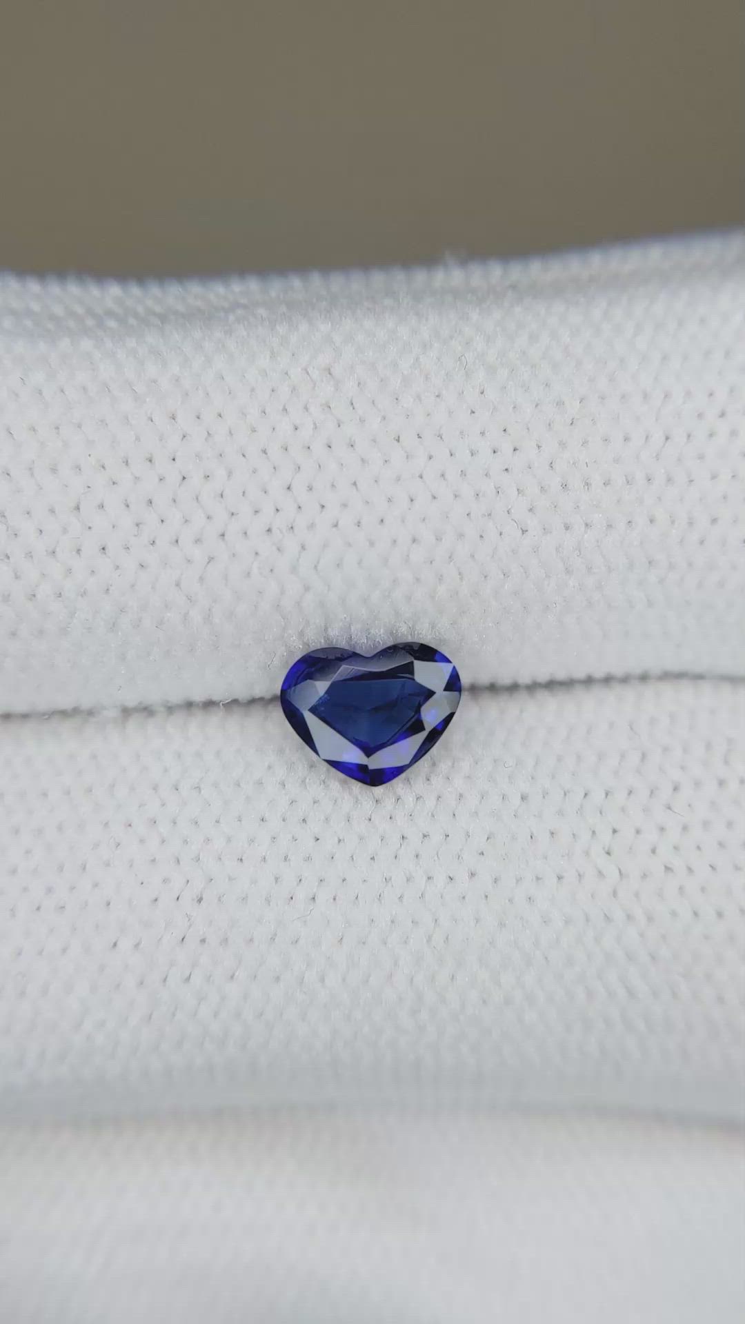 0.73 Ct. Blue Sapphire from Ceylon (Sri Lanka) Size Video
