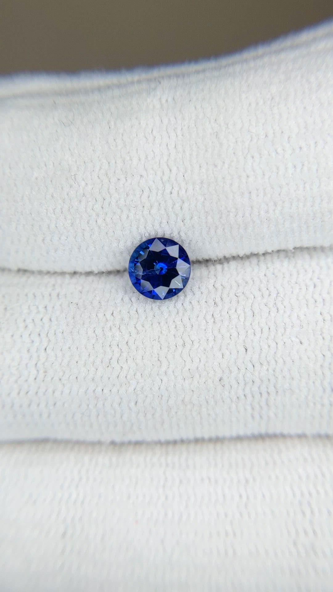 0.76 Ct. Blue Sapphire from Ceylon (Sri Lanka) Size Video