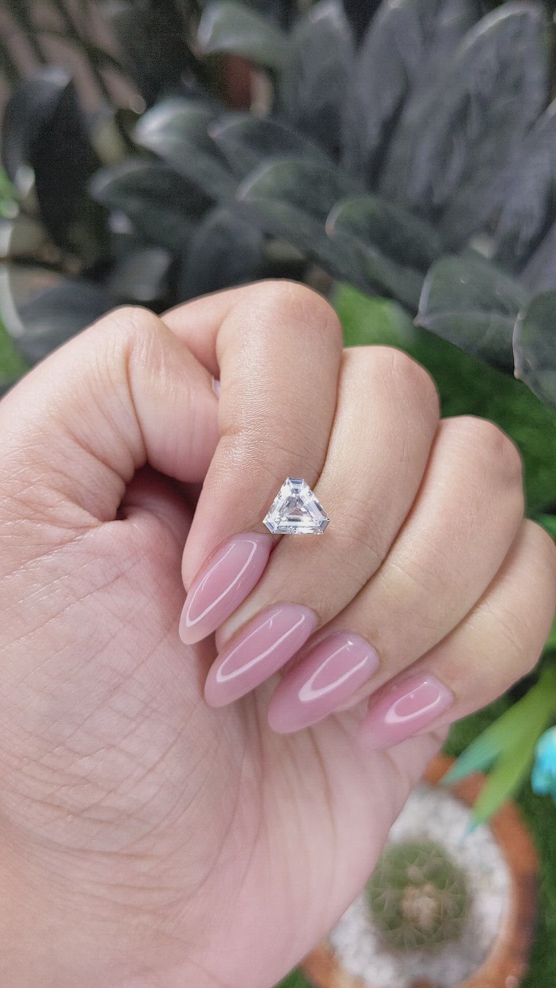 1.64 Ct. White Sapphire from Ceylon (Sri Lanka) Size Video