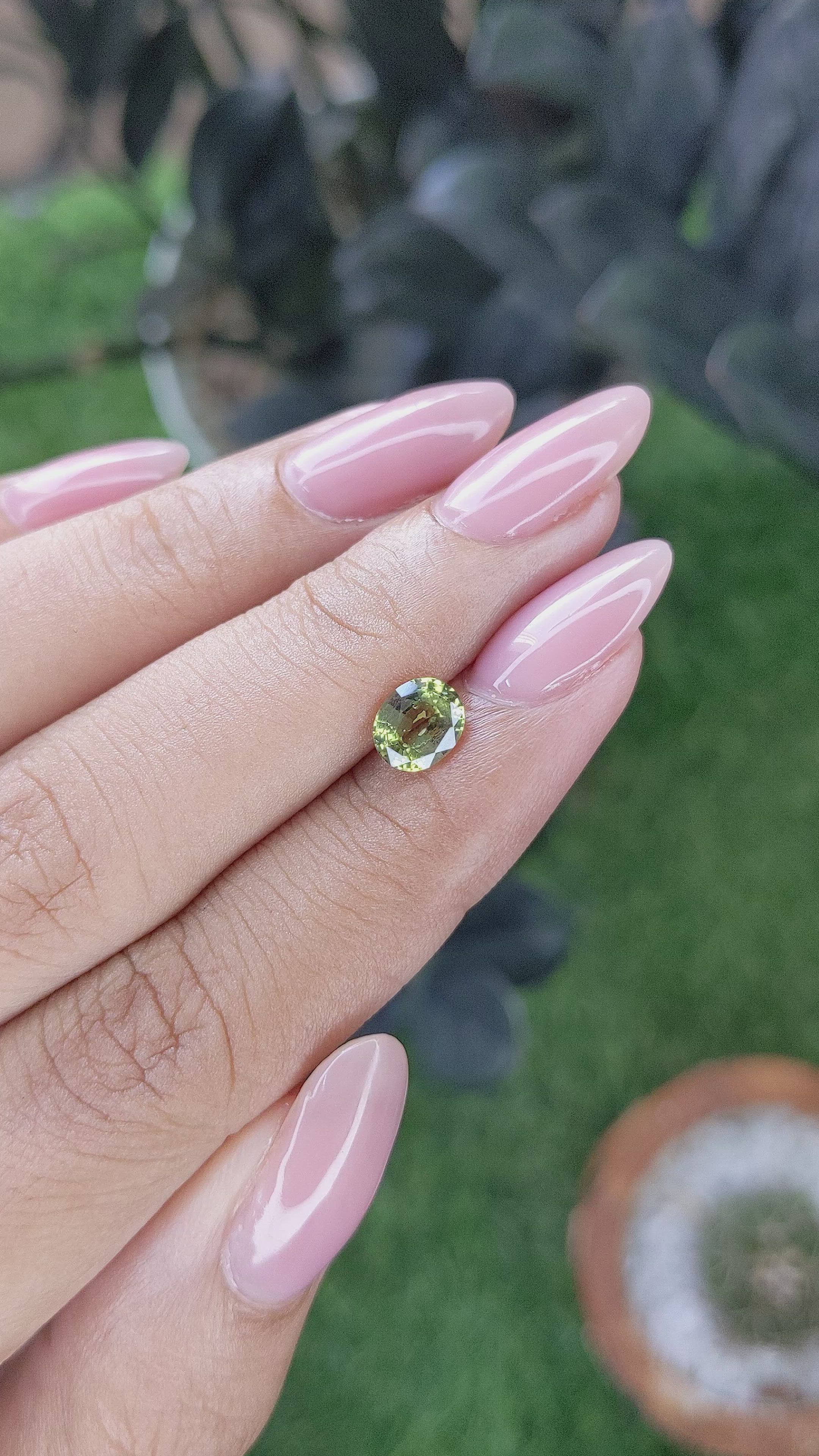 1.09 Ct. Green Sapphire from Ceylon (Sri Lanka) Size Video