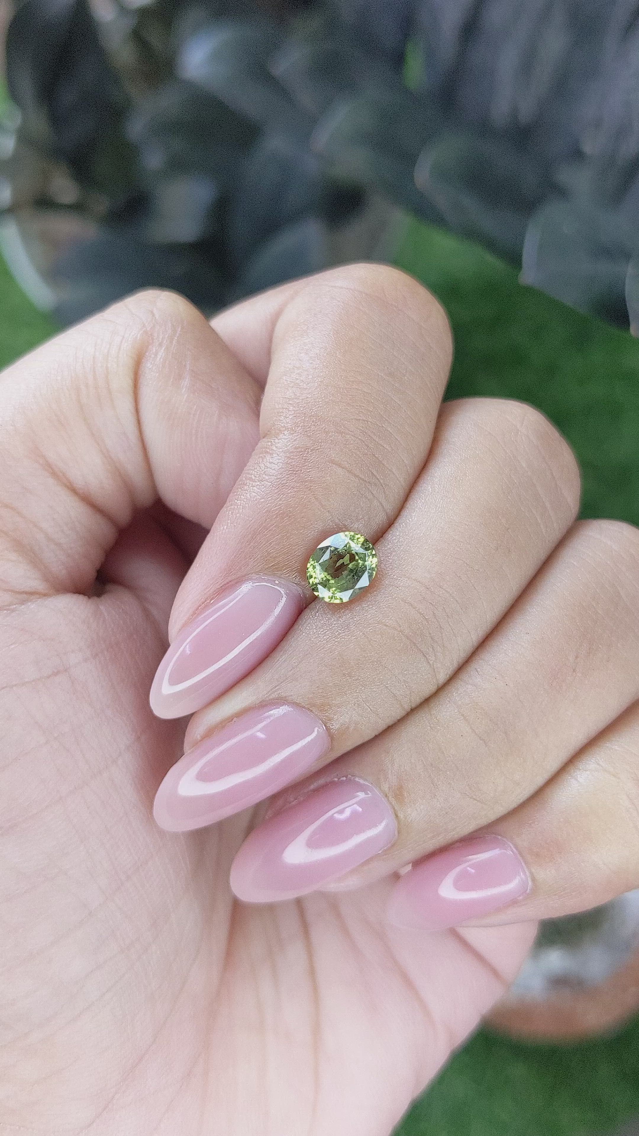 1.09 Ct. Green Sapphire from Ceylon (Sri Lanka) Size Video