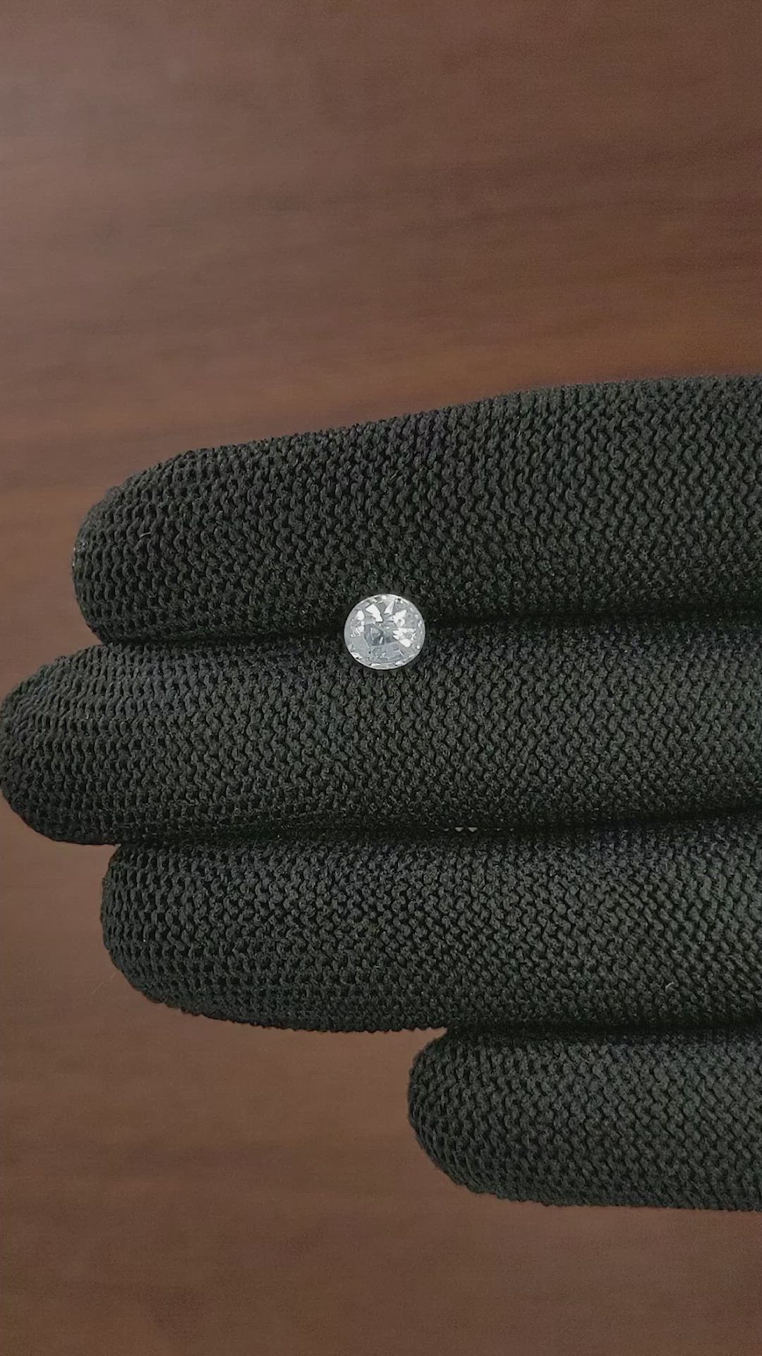 1.33 Ct. White Sapphire from Ceylon (Sri Lanka) Size Video