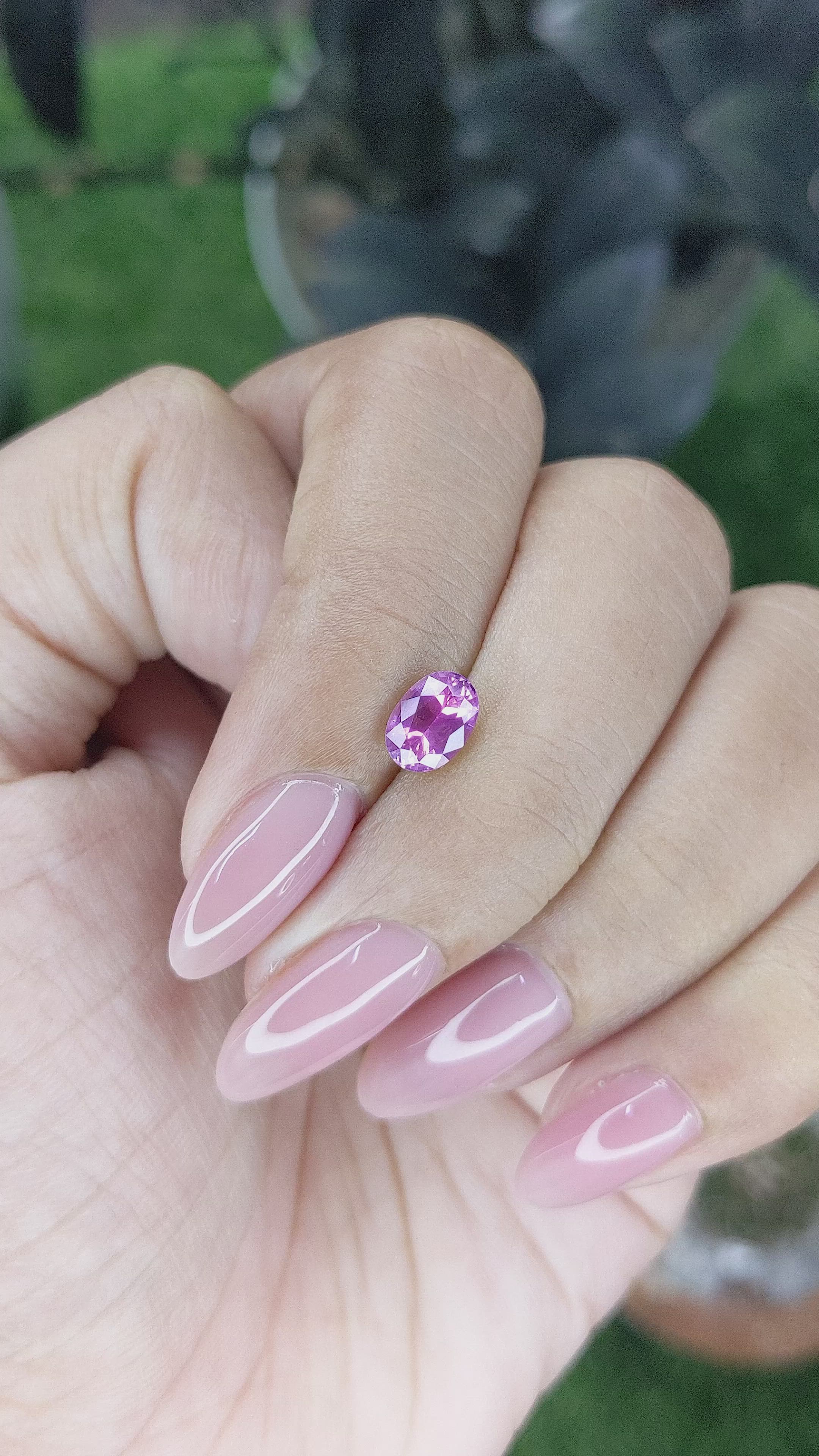 0.94 Ct. Pinkish Purple Sapphire from Ceylon (Sri Lanka) Size Video