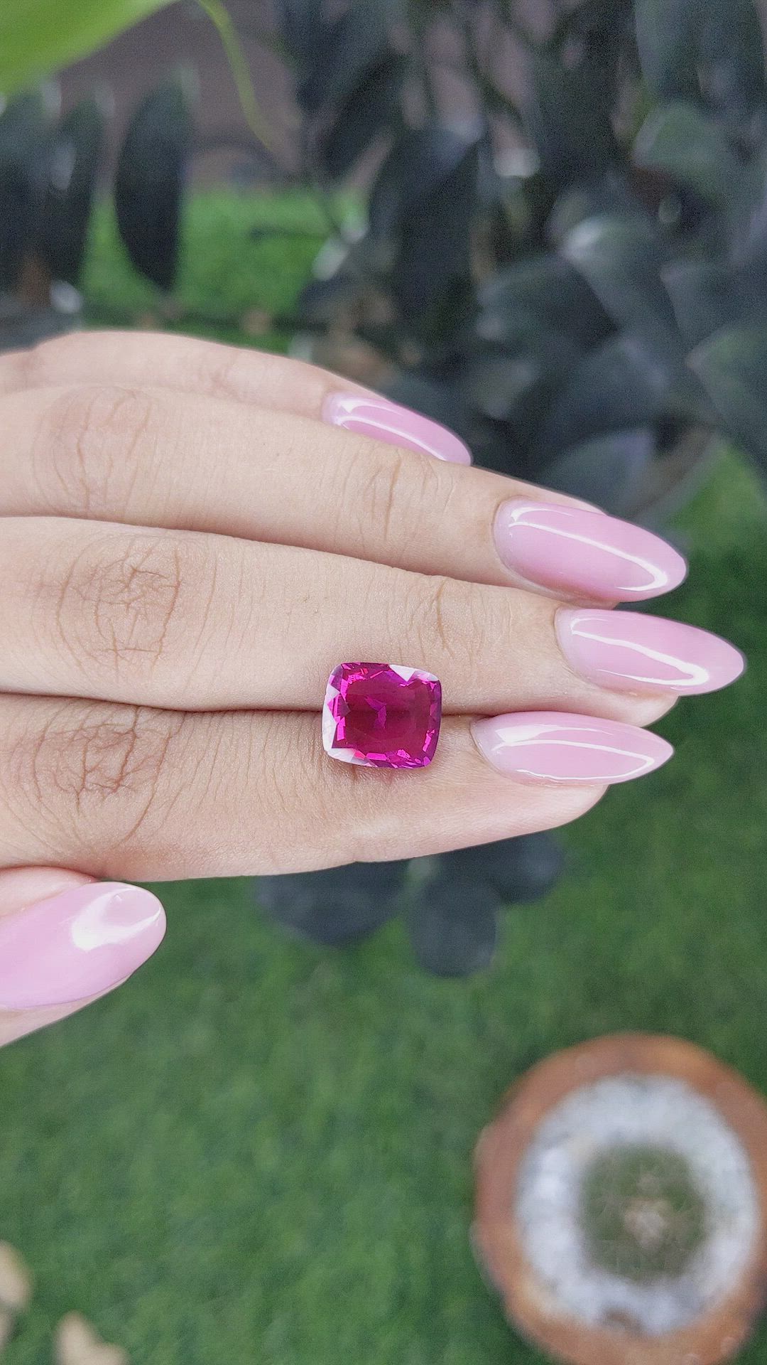 4.09 Ct. Purplish Pink Sapphire from Ceylon (Sri Lanka) Size Video