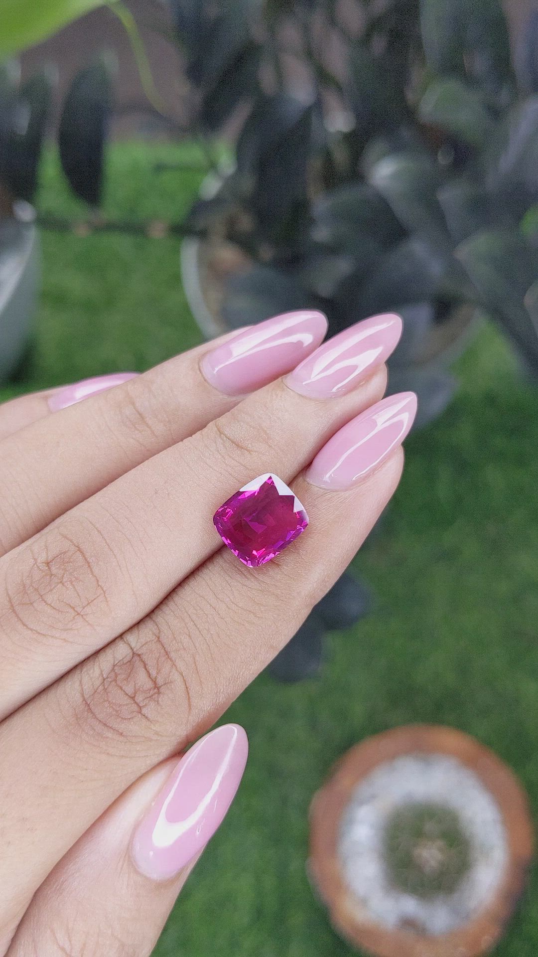 4.09 Ct. Purplish Pink Sapphire from Ceylon (Sri Lanka) Size Video