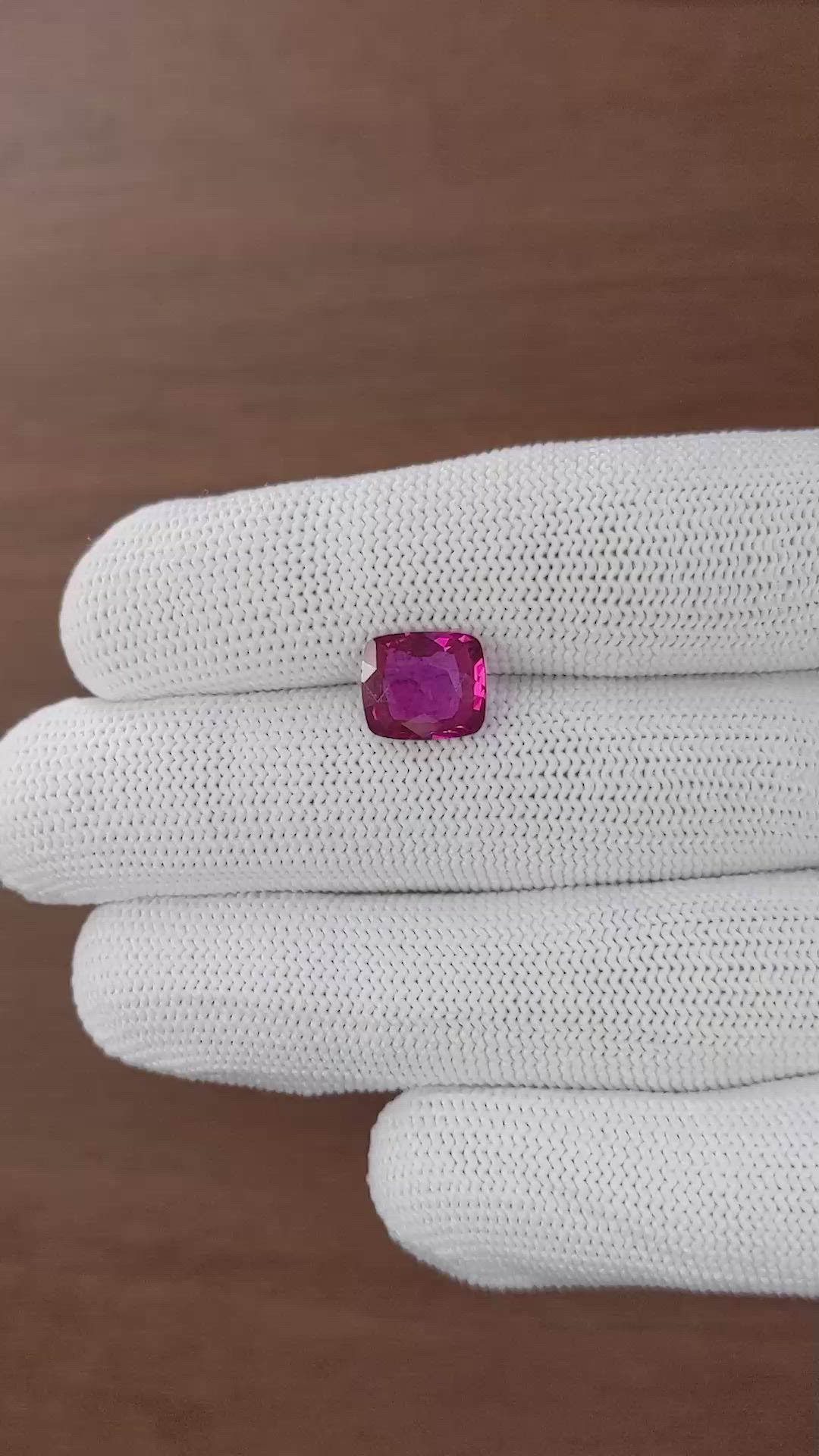 4.09 Ct. Purplish Pink Sapphire from Ceylon (Sri Lanka) Size Video