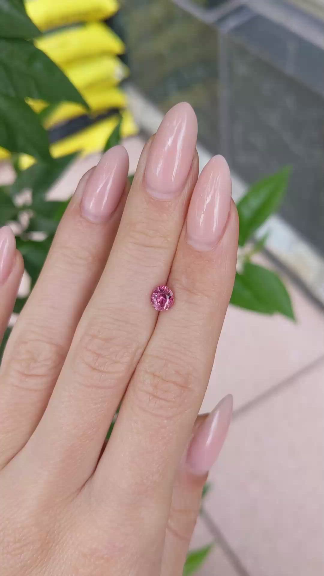 0.87 Ct. Padparadscha Sapphire from Ceylon (Sri Lanka) Size Video