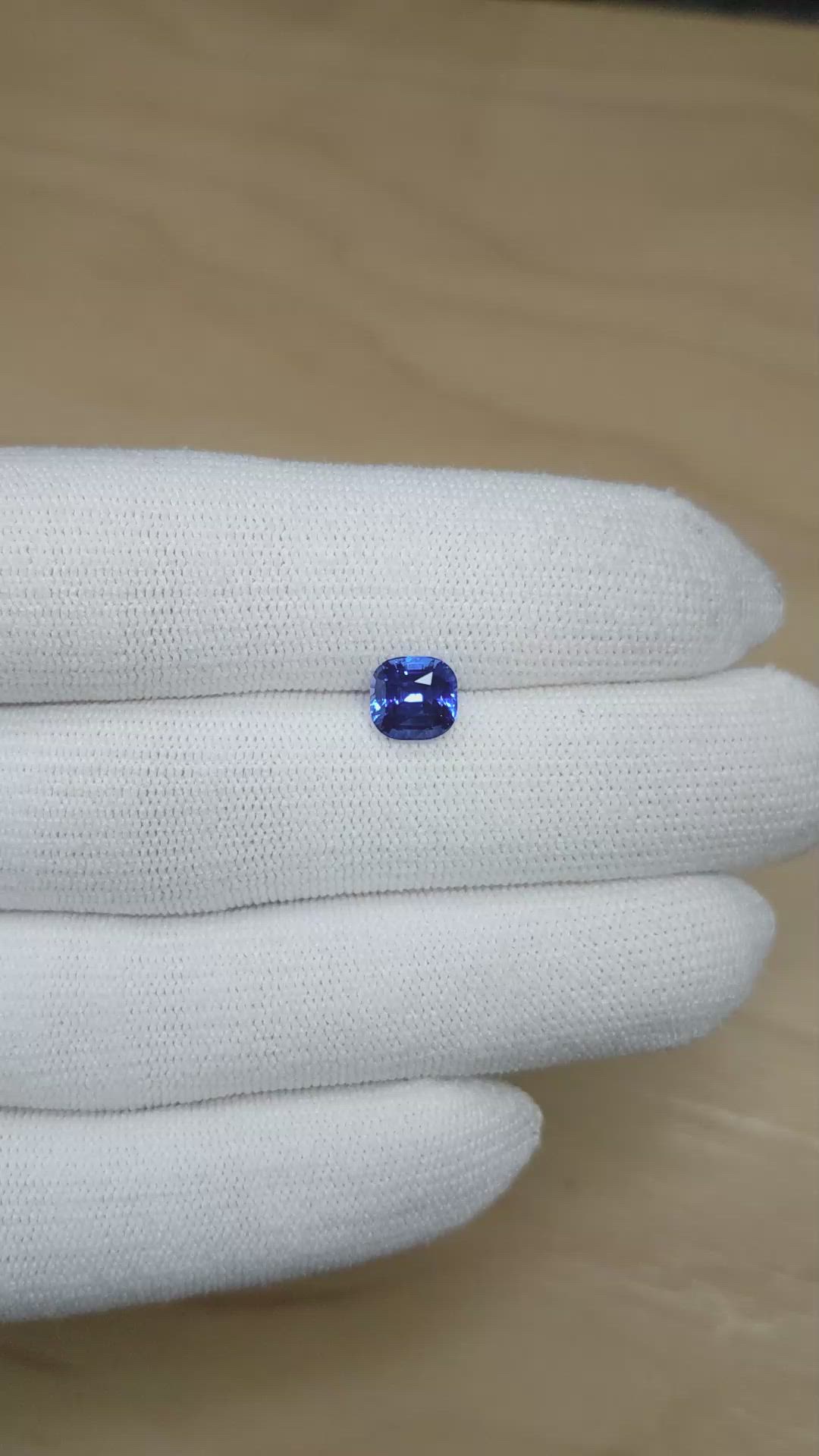 2.11 Ct. Blue Sapphire from Ceylon (Sri Lanka) Size Video