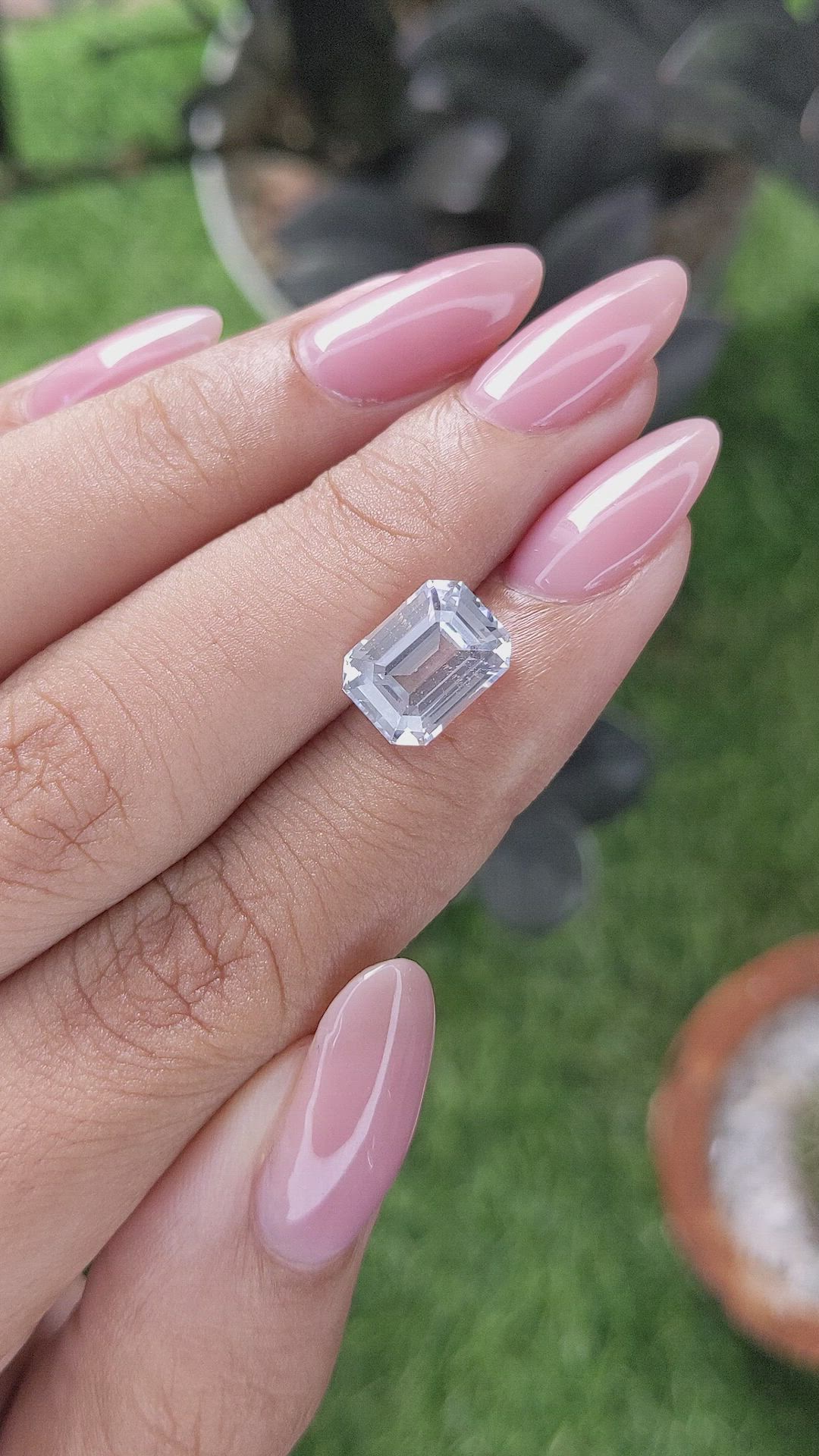 4.02 Ct. White Sapphire from Ceylon (Sri Lanka) Size Video