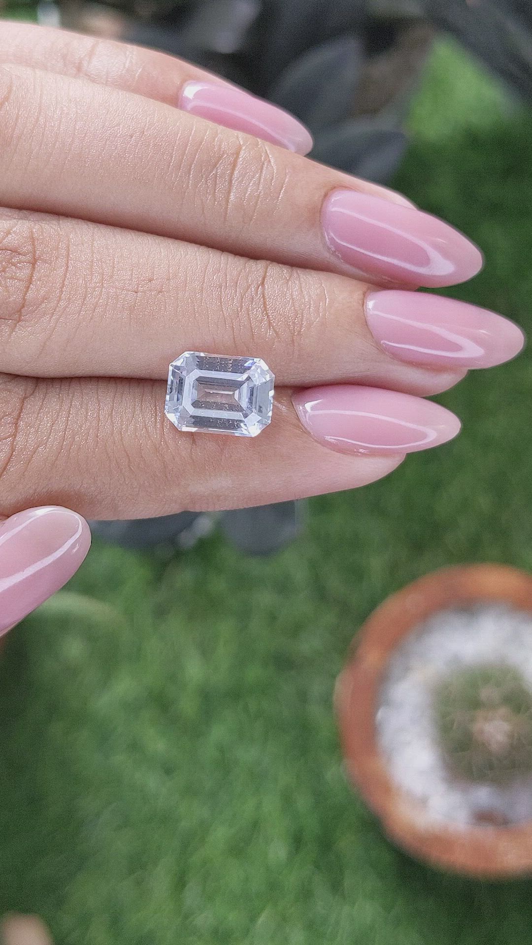4.02 Ct. White Sapphire from Ceylon (Sri Lanka) Size Video