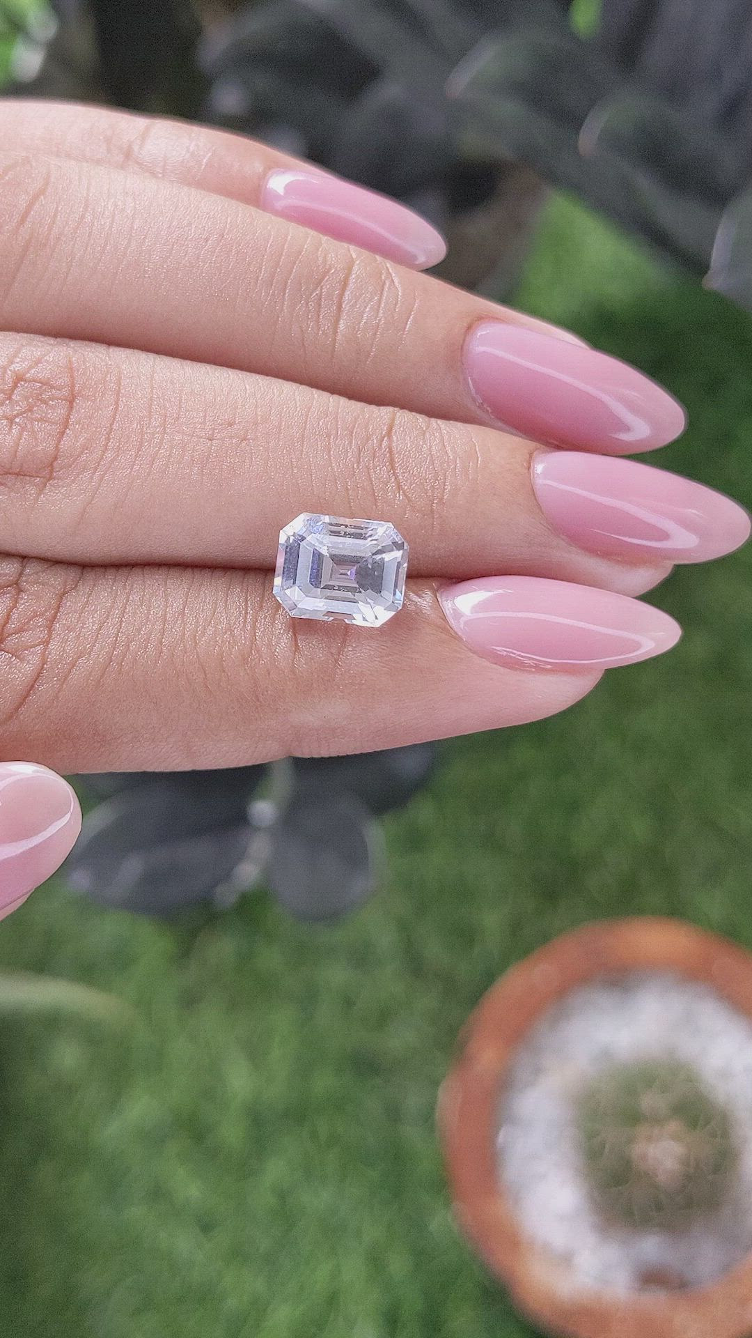 3.55 Ct. White Sapphire from Ceylon (Sri Lanka) Size Video
