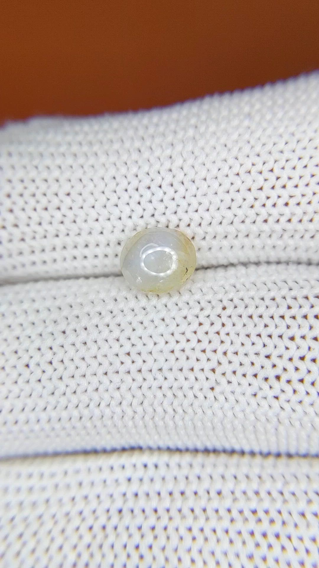 1.52 Ct. Yellow Star Sapphire from Ceylon (Sri Lanka) Size Video