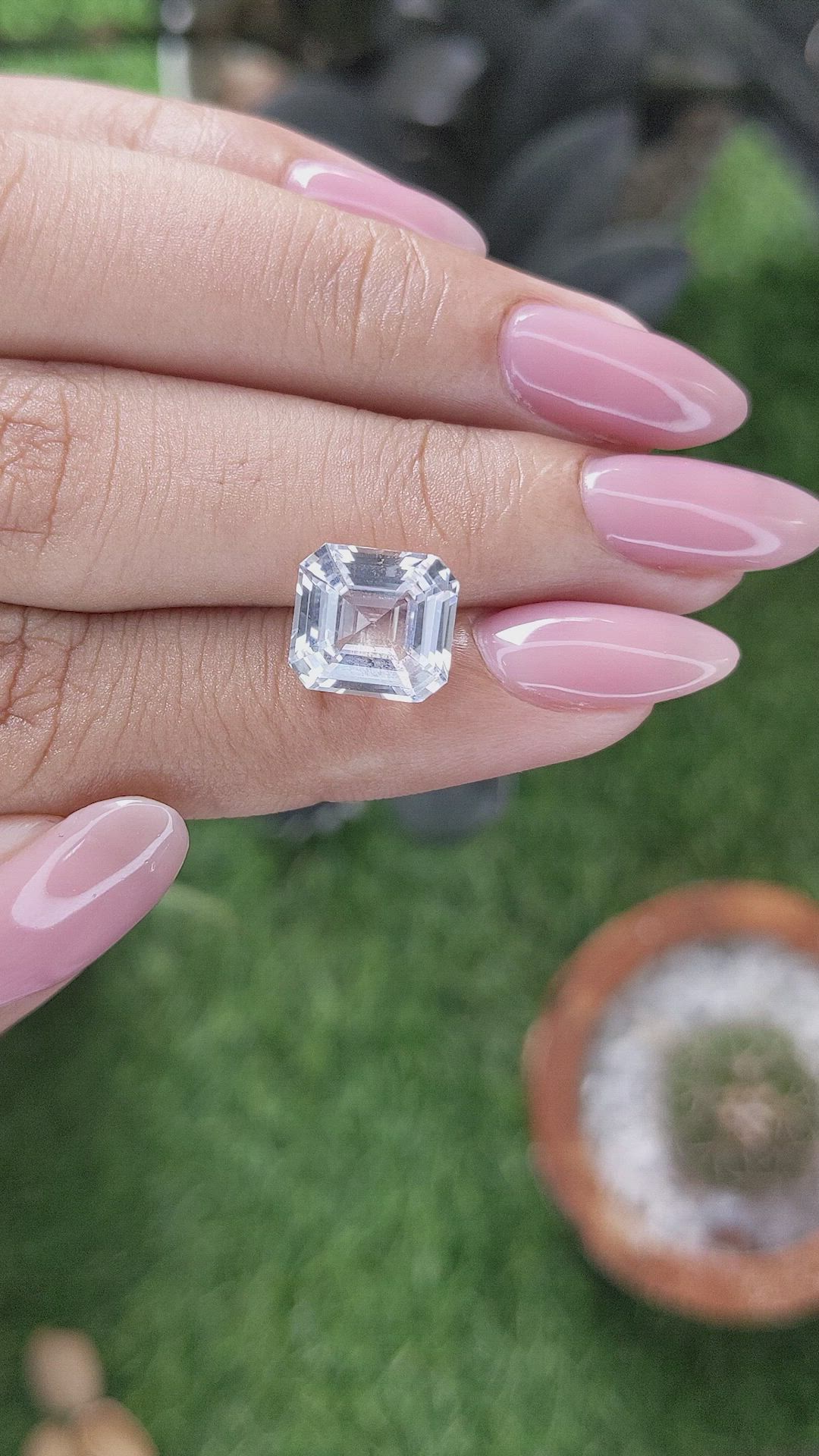 5.05 Ct. White Sapphire from Ceylon (Sri Lanka) Size Video
