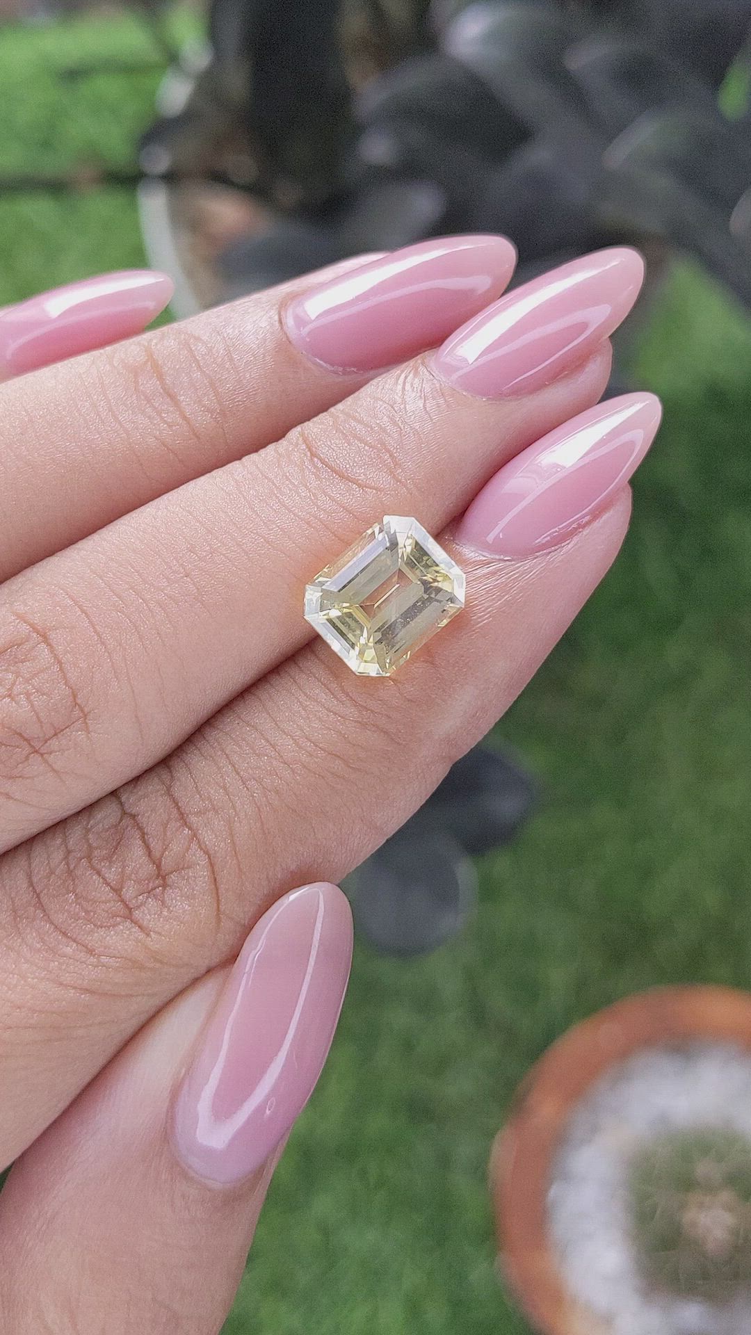4.52 Ct. Yellow Sapphire from Ceylon (Sri Lanka) Size Video