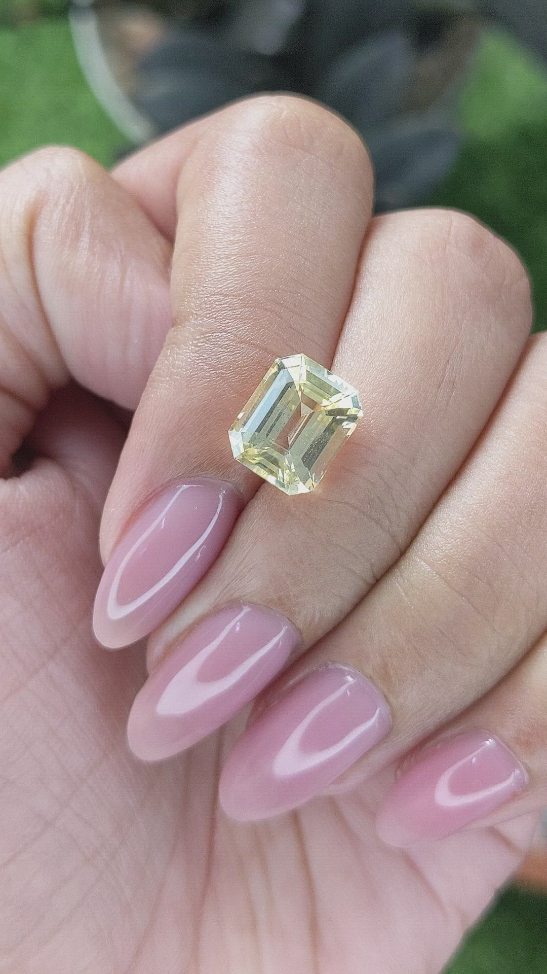 4.52 Ct. Yellow Sapphire from Ceylon (Sri Lanka) Size Video