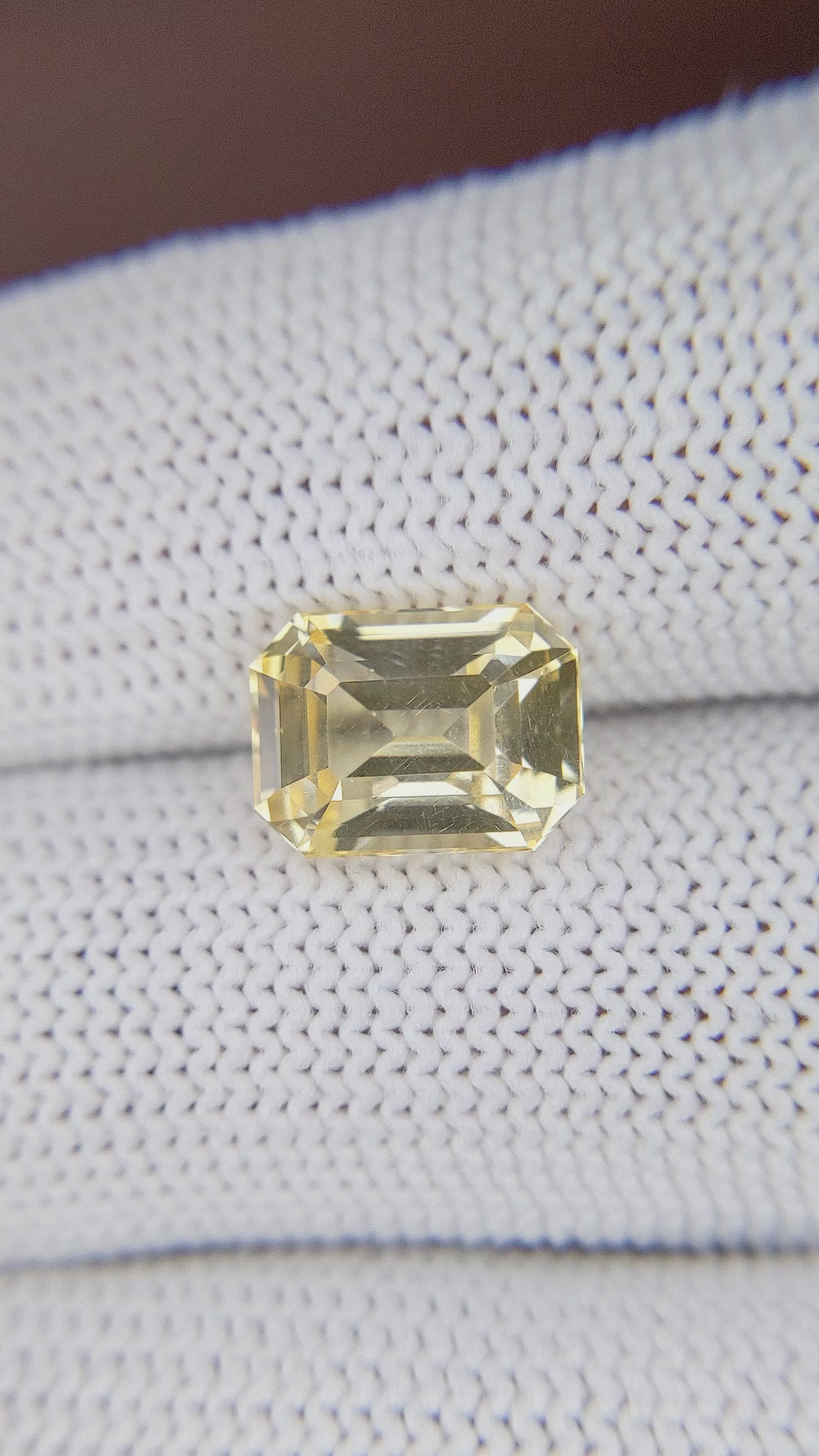 4.59 Ct. Yellow Sapphire from Ceylon (Sri Lanka) Size Video