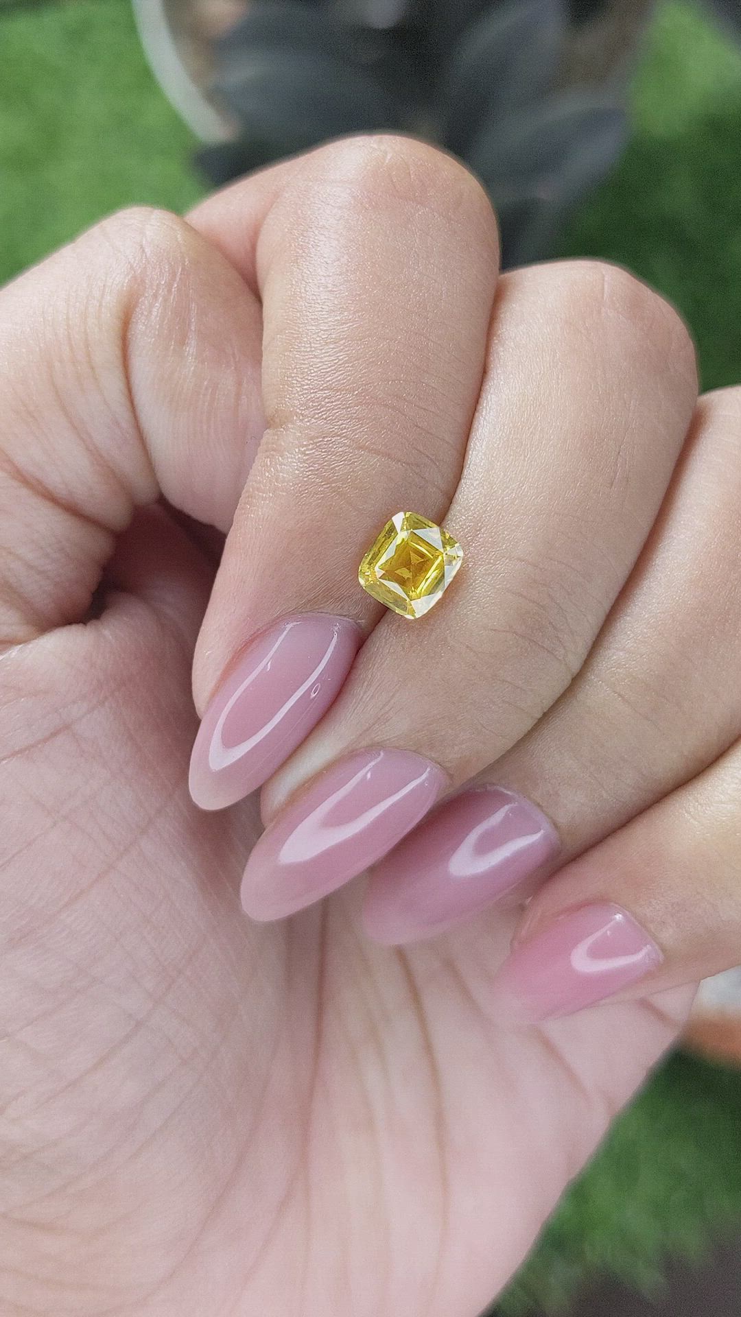 1.04 Ct. Yellow Sapphire from Ceylon (Sri Lanka) Size Video