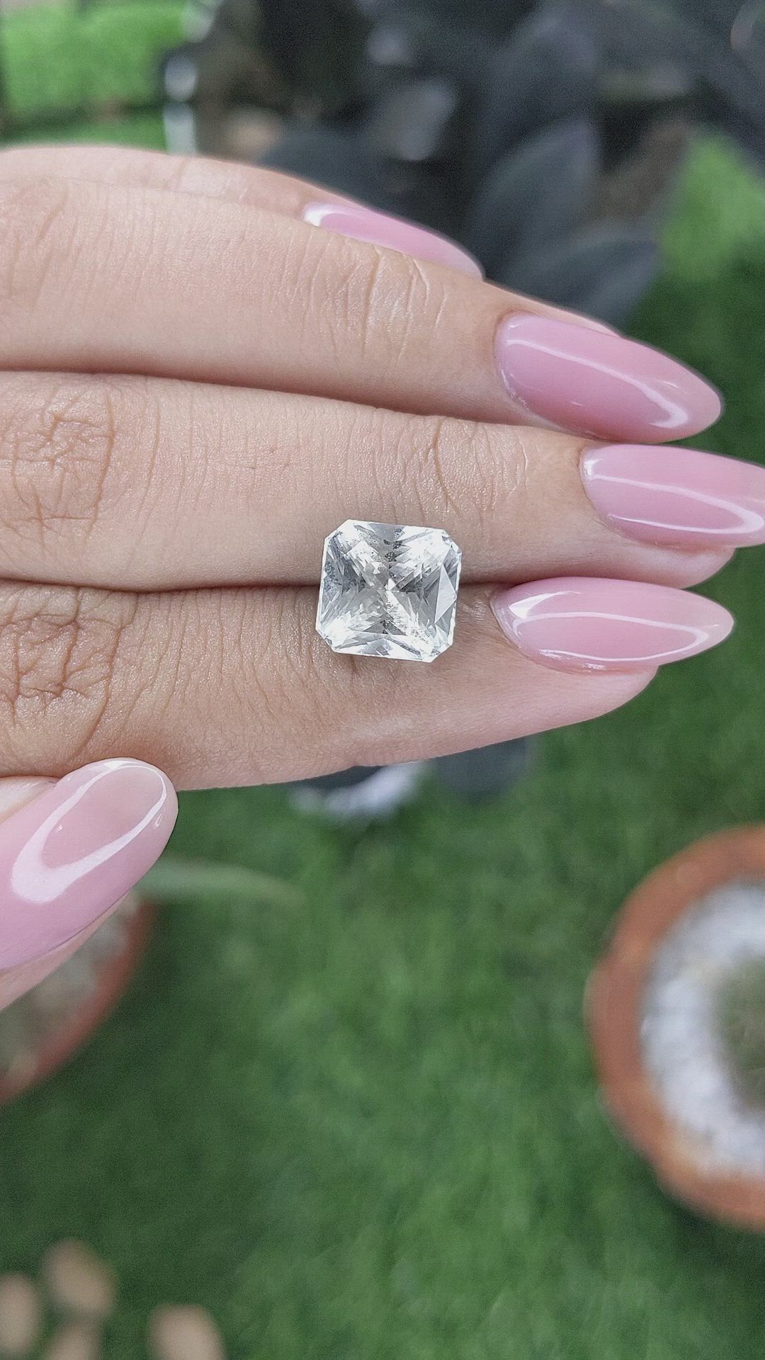 5.07 Ct. White Sapphire from Ceylon (Sri Lanka) Size Video
