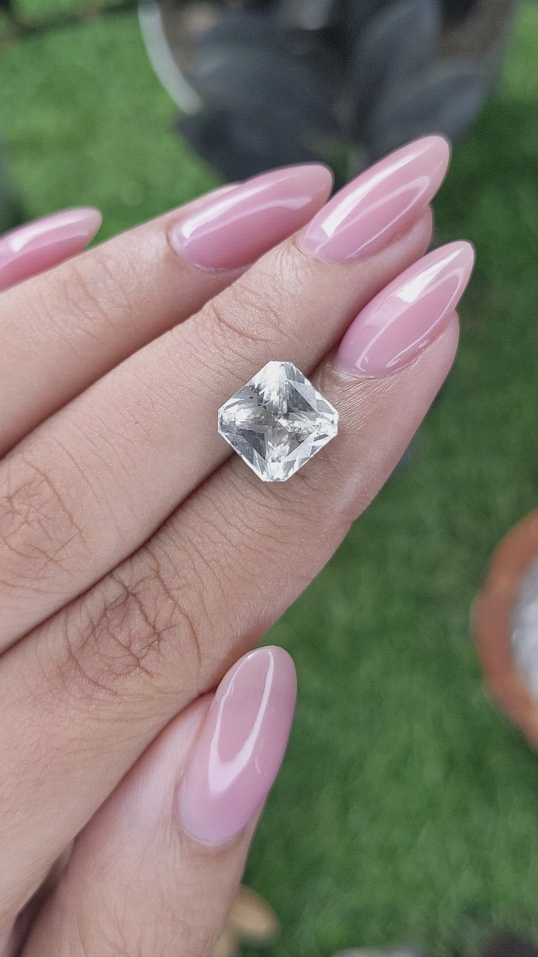 5.07 Ct. White Sapphire from Ceylon (Sri Lanka) Size Video