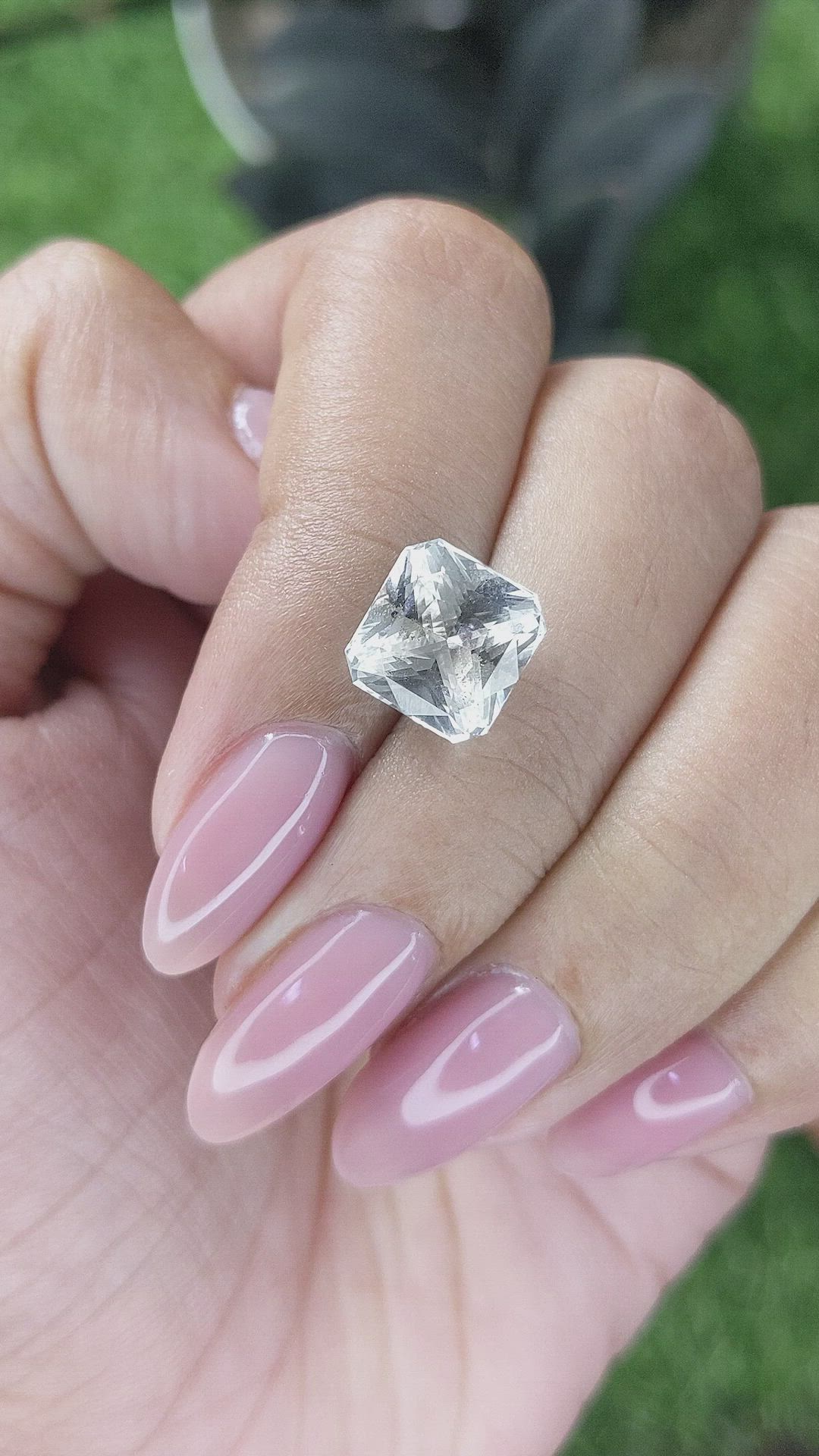 5.07 Ct. White Sapphire from Ceylon (Sri Lanka) Size Video