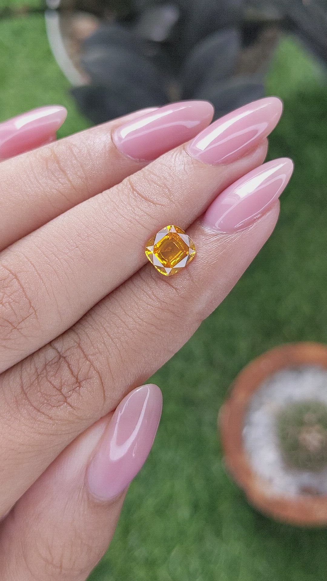 1.55 Ct. Yellowish Orange Sapphire from Ceylon (Sri Lanka) Size Video