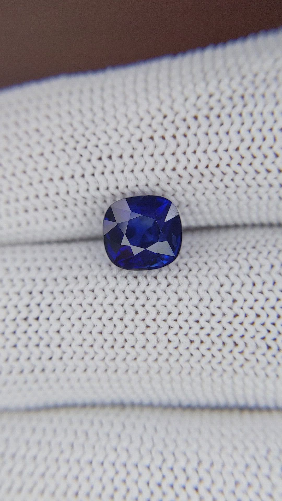 2.52 Ct. Blue Sapphire from Ceylon (Sri Lanka) Size Video