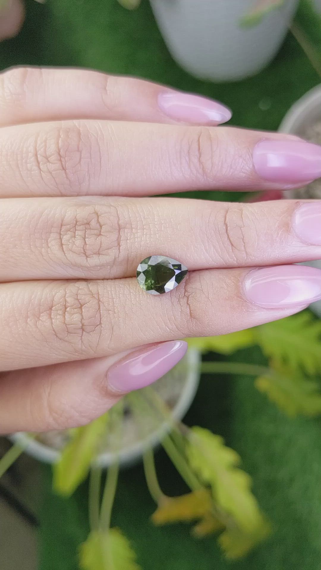 2.52 Ct. Yellowish Green Sapphire from Ceylon (Sri Lanka) Size Video